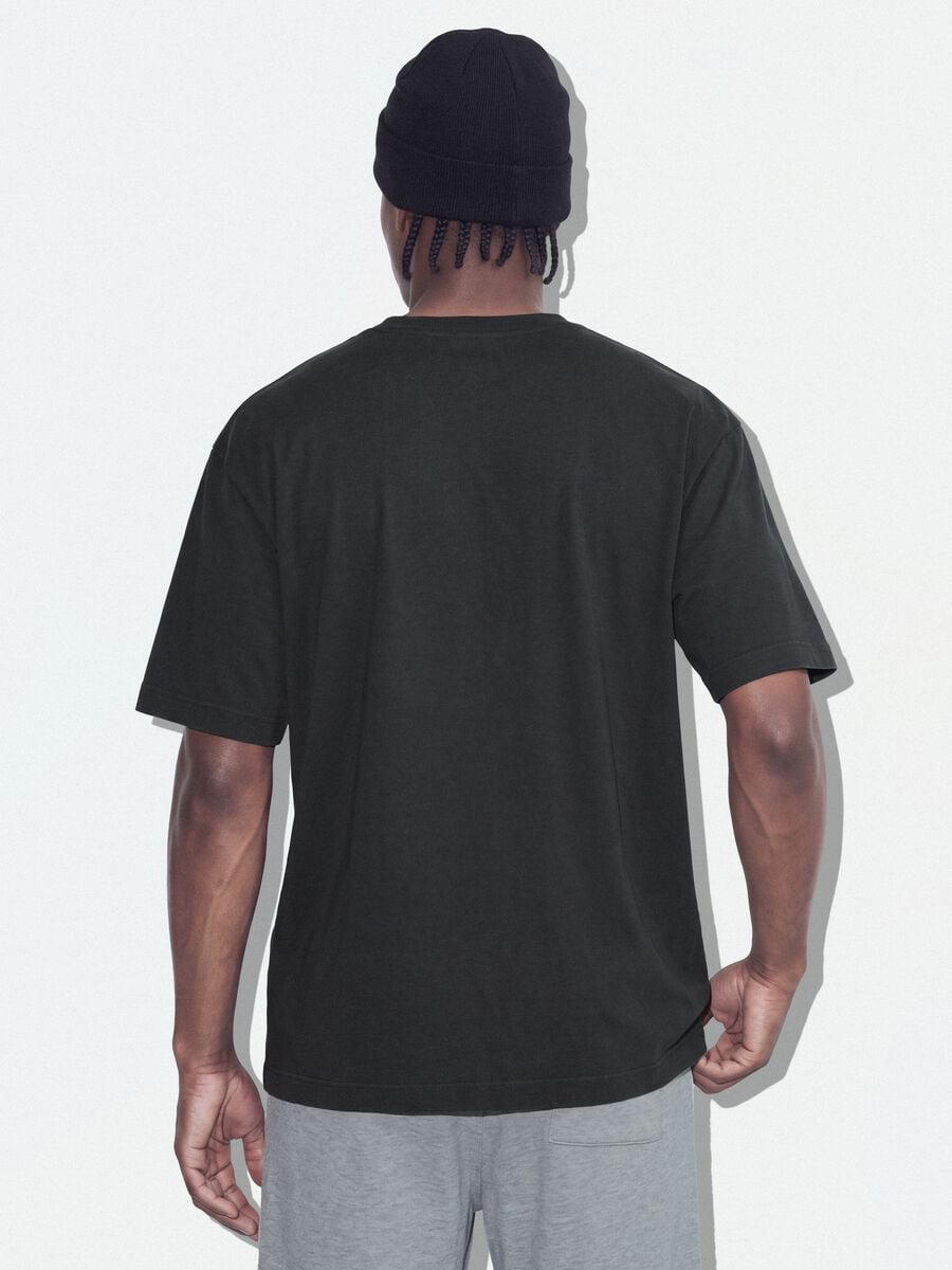 T-shirt grigia crop in puro cotone con stampa "The Exorcist" regular fit_3