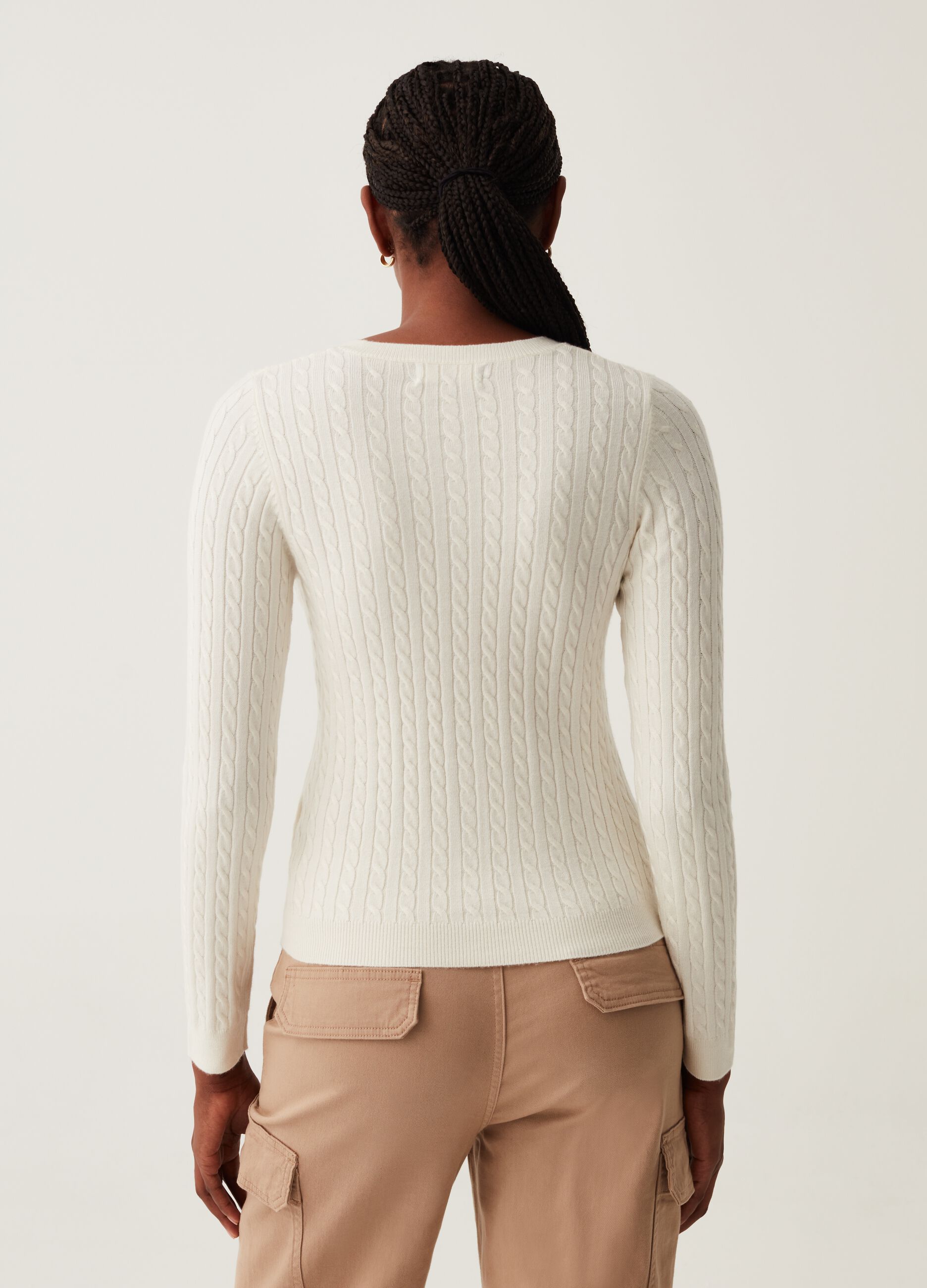 Cardigan con lavorazione a trecce_2
