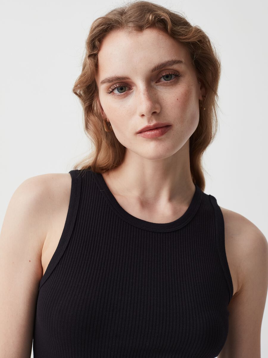 Essential tank top with narrow ribbing_1