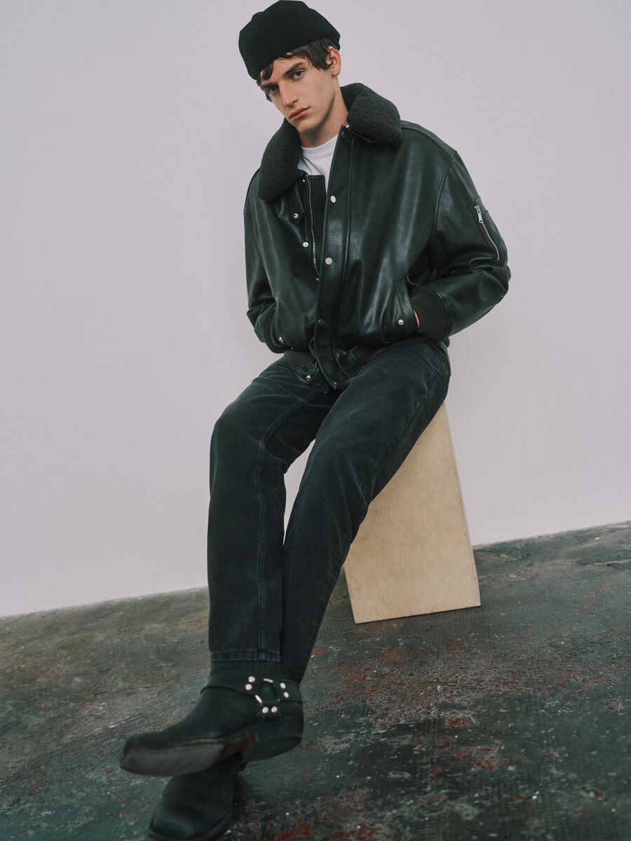 Jeans in misto cotone denim nero relaxed fit elasticizzati_0