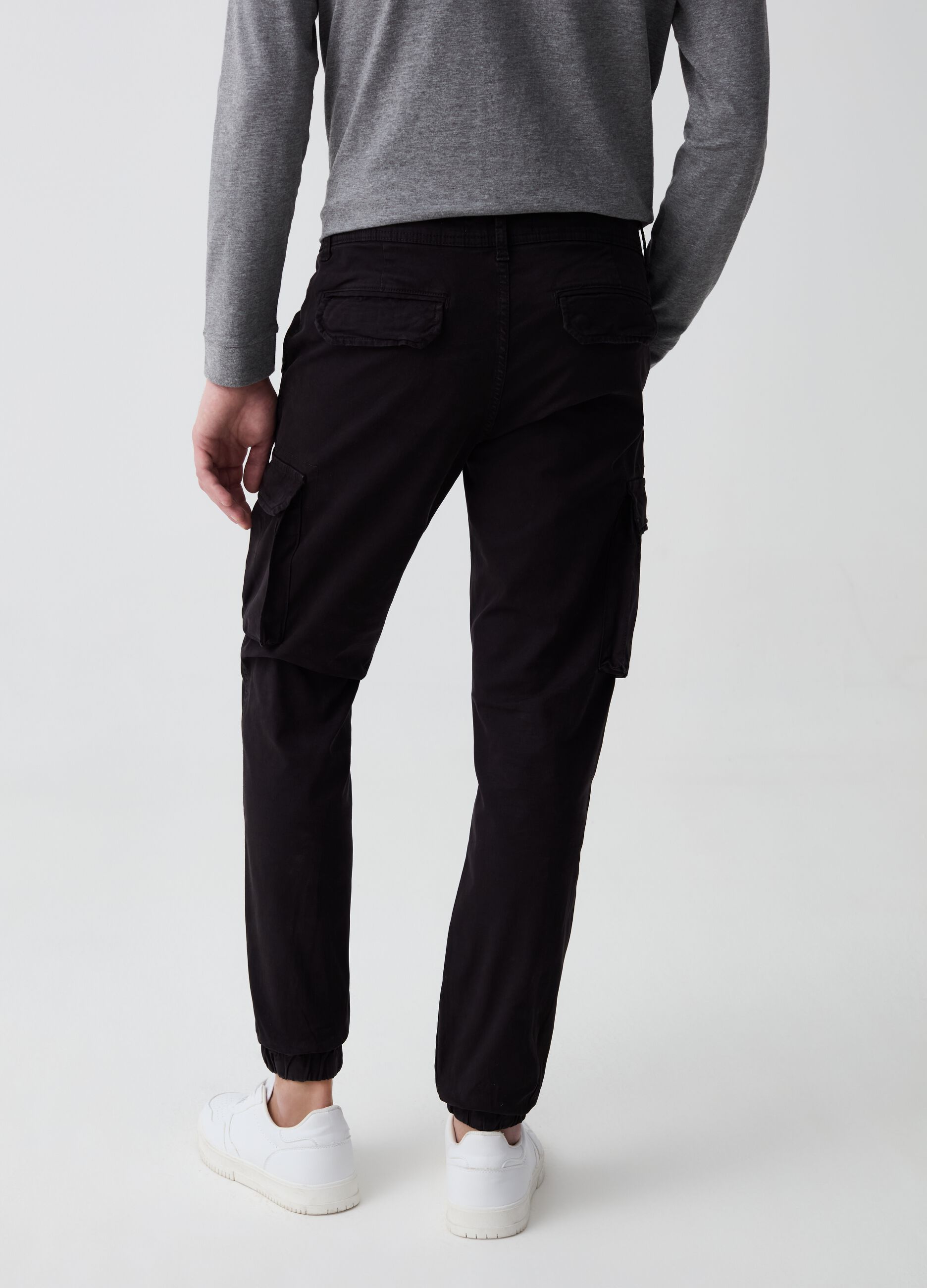 Slim-fit cuff-hem cargo trousers