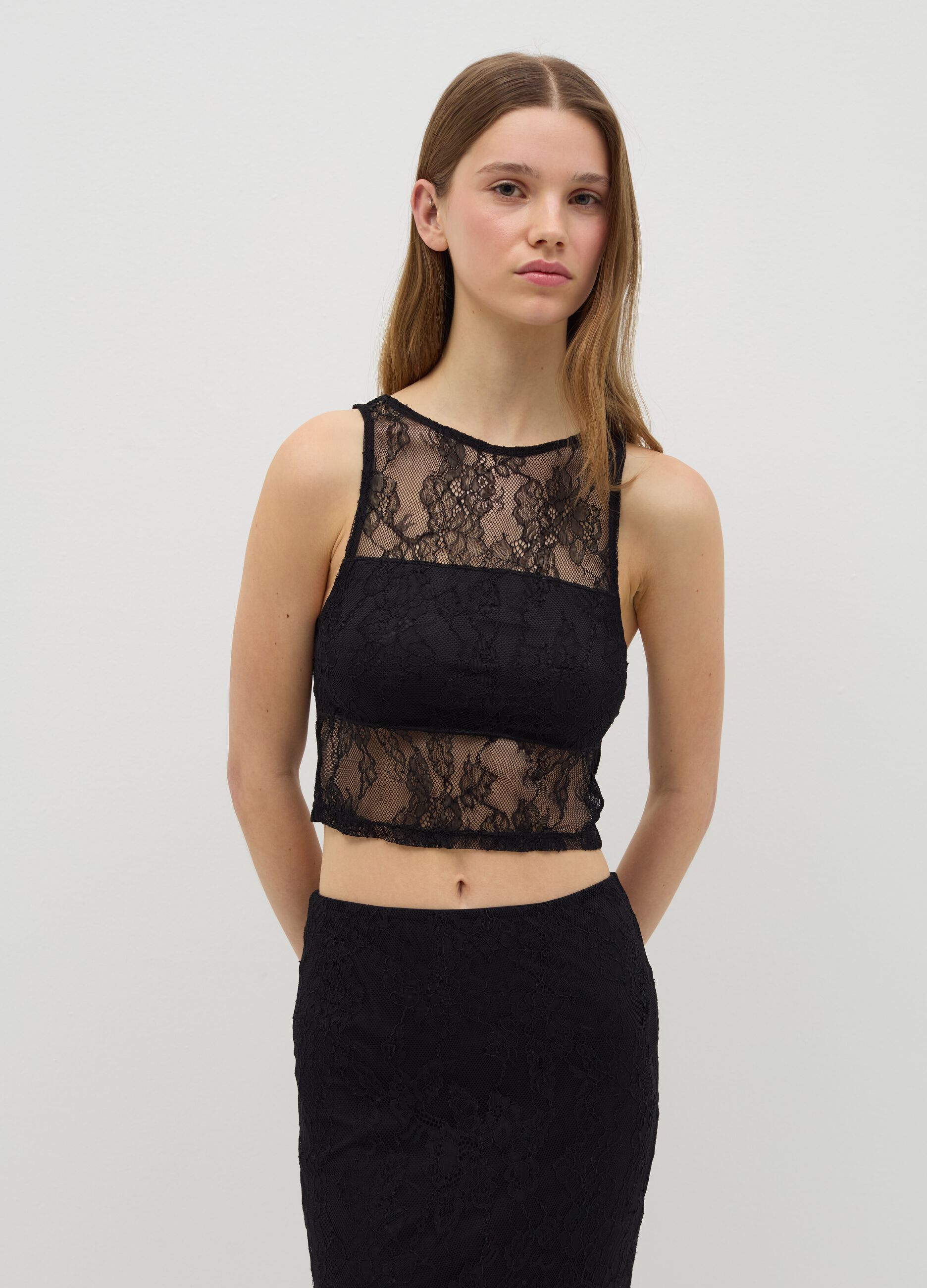 Crop tank top in lace