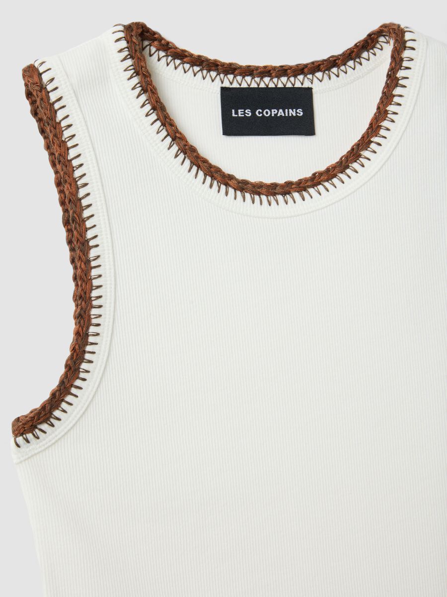 Canotta in cotone elasticizzato bianca regular fit con bordi ricamati_5