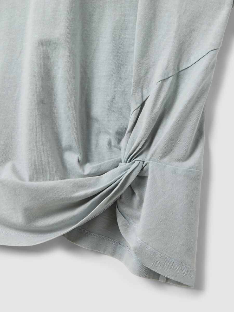 Grey pure cotton T-shirt with regular fit and knot detail_1