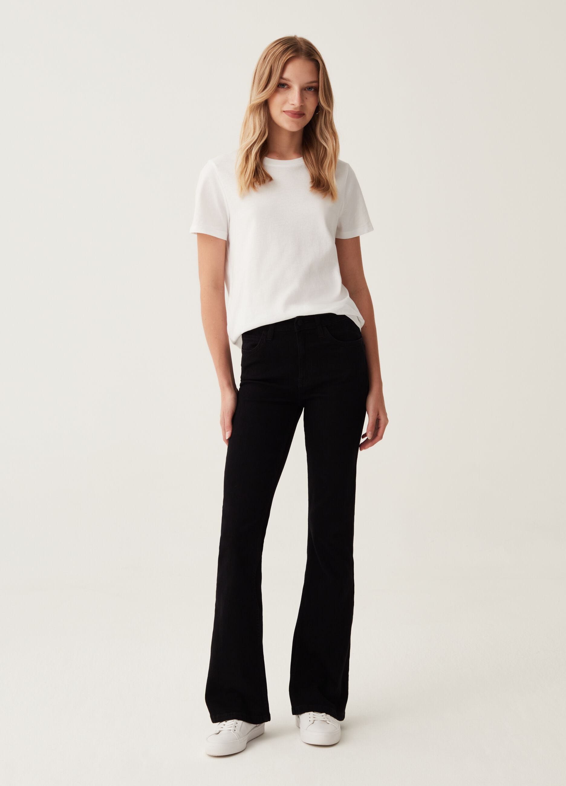 Jeans flare fit a vita alta con scoloriture_0