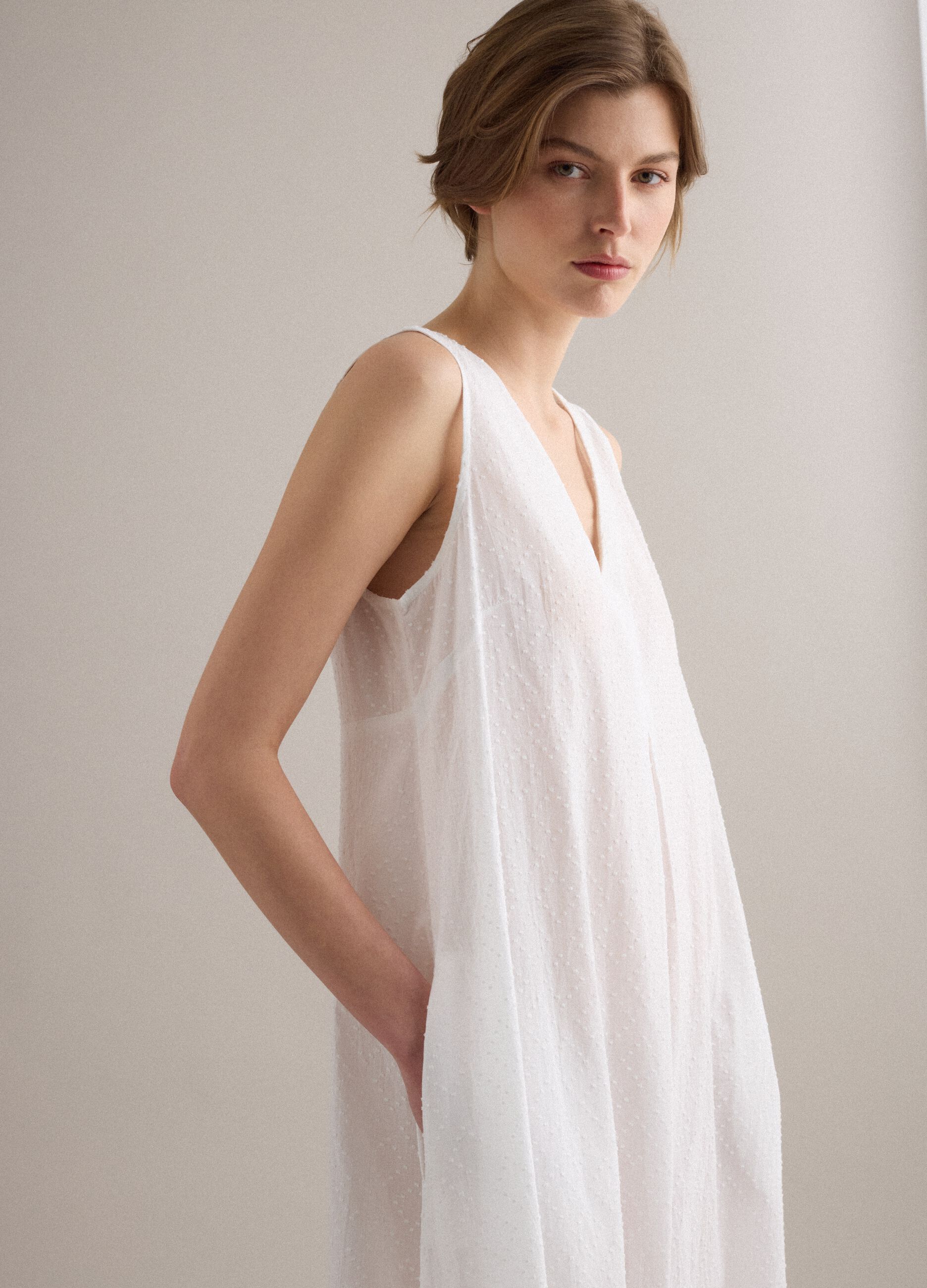 White maxi dress in pure cotton