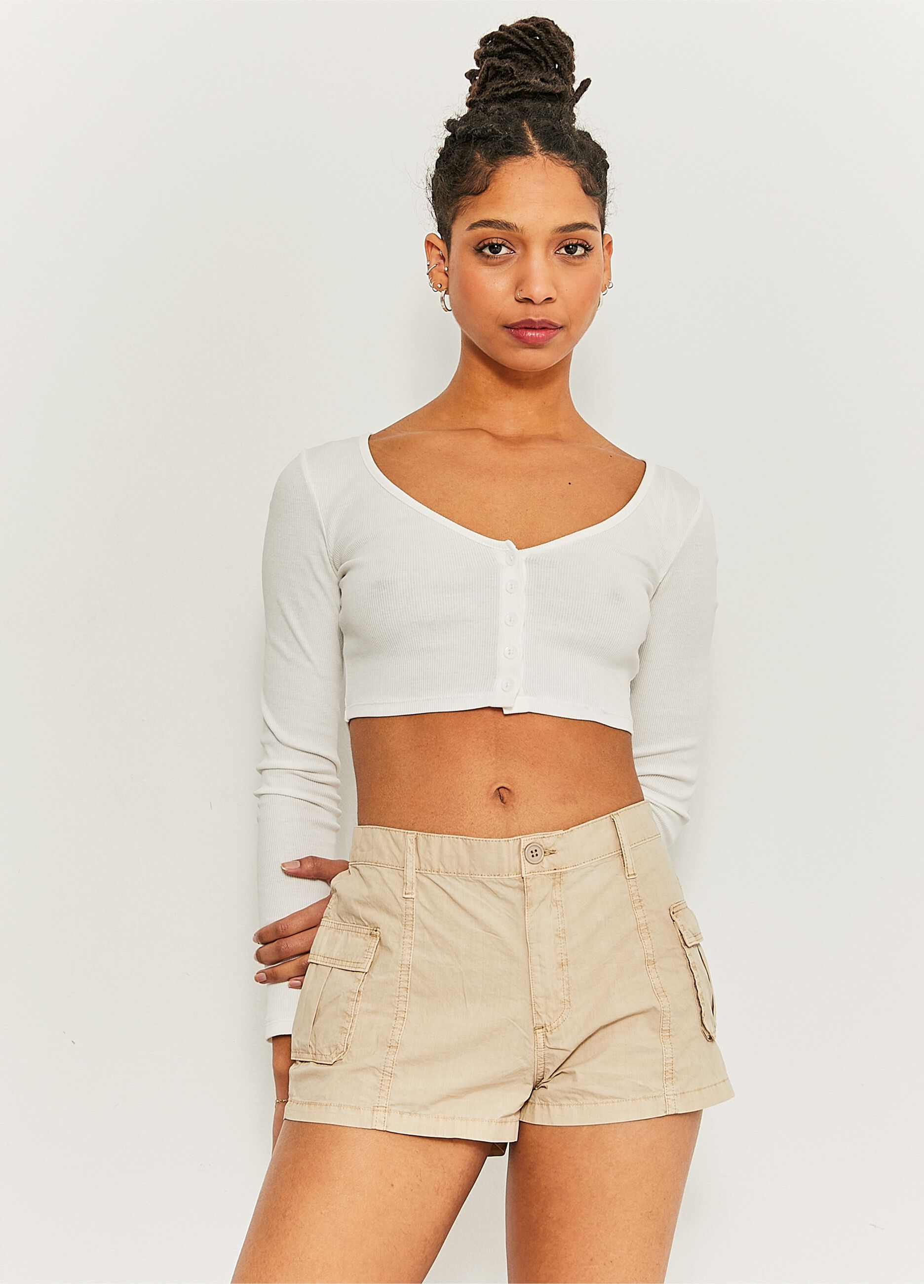 Cotton shorts with pockets