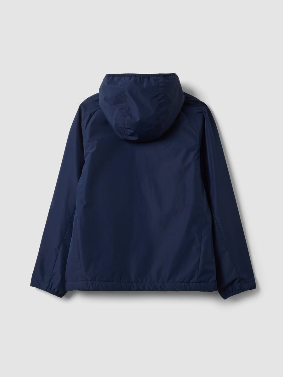 Giacca antipioggia blu con cappuccio e zip per ragazzo_1