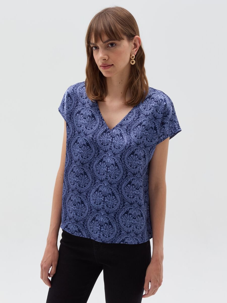 Blusa in satin con scollo a V_0