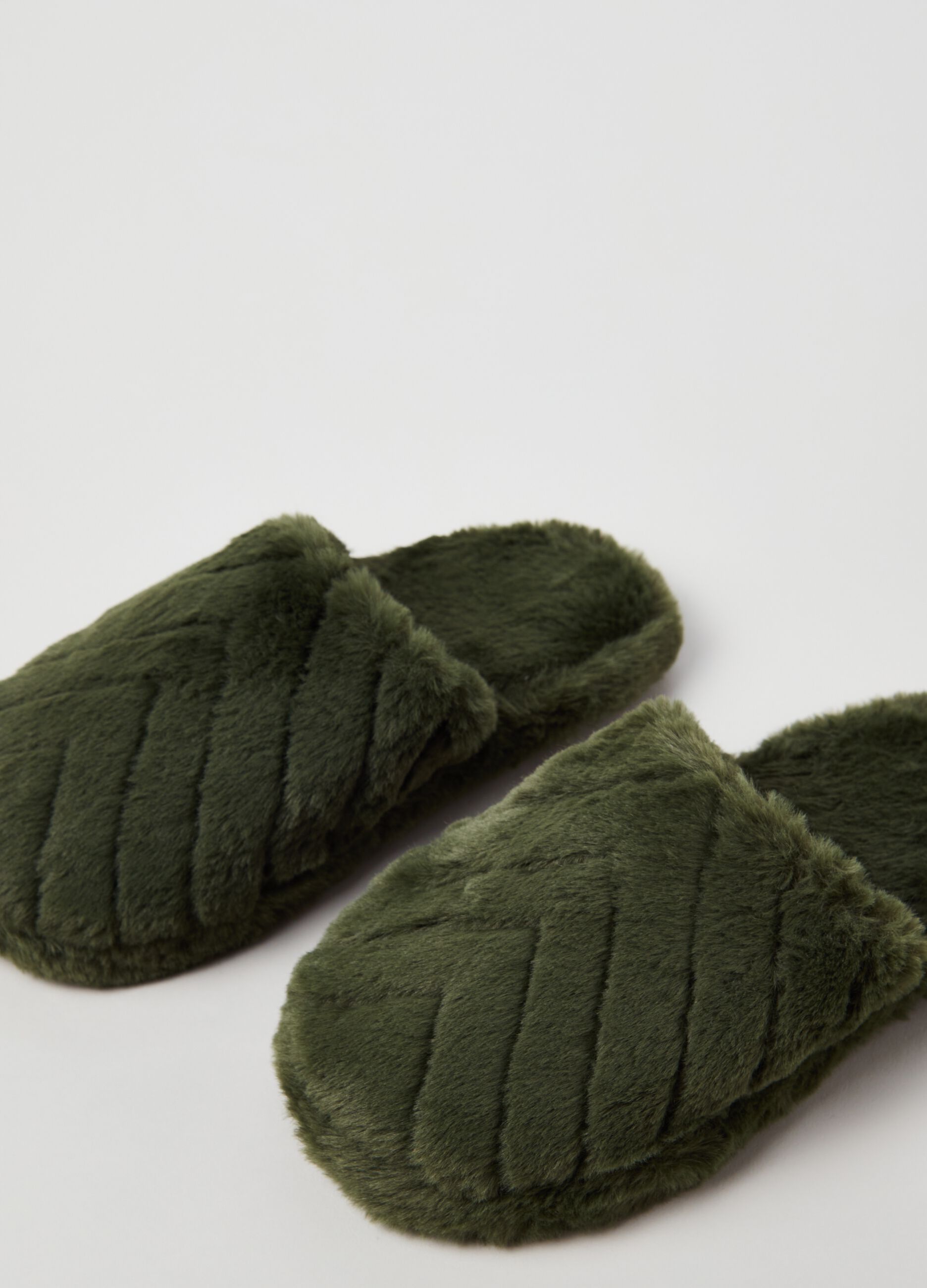 Pantofole in eco pelliccia_1