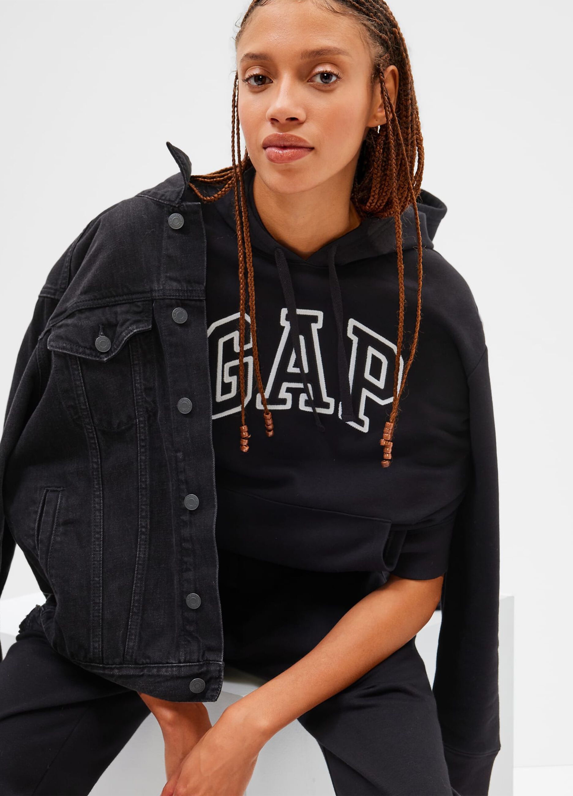 Sweatshirt with hood and logo embroidery