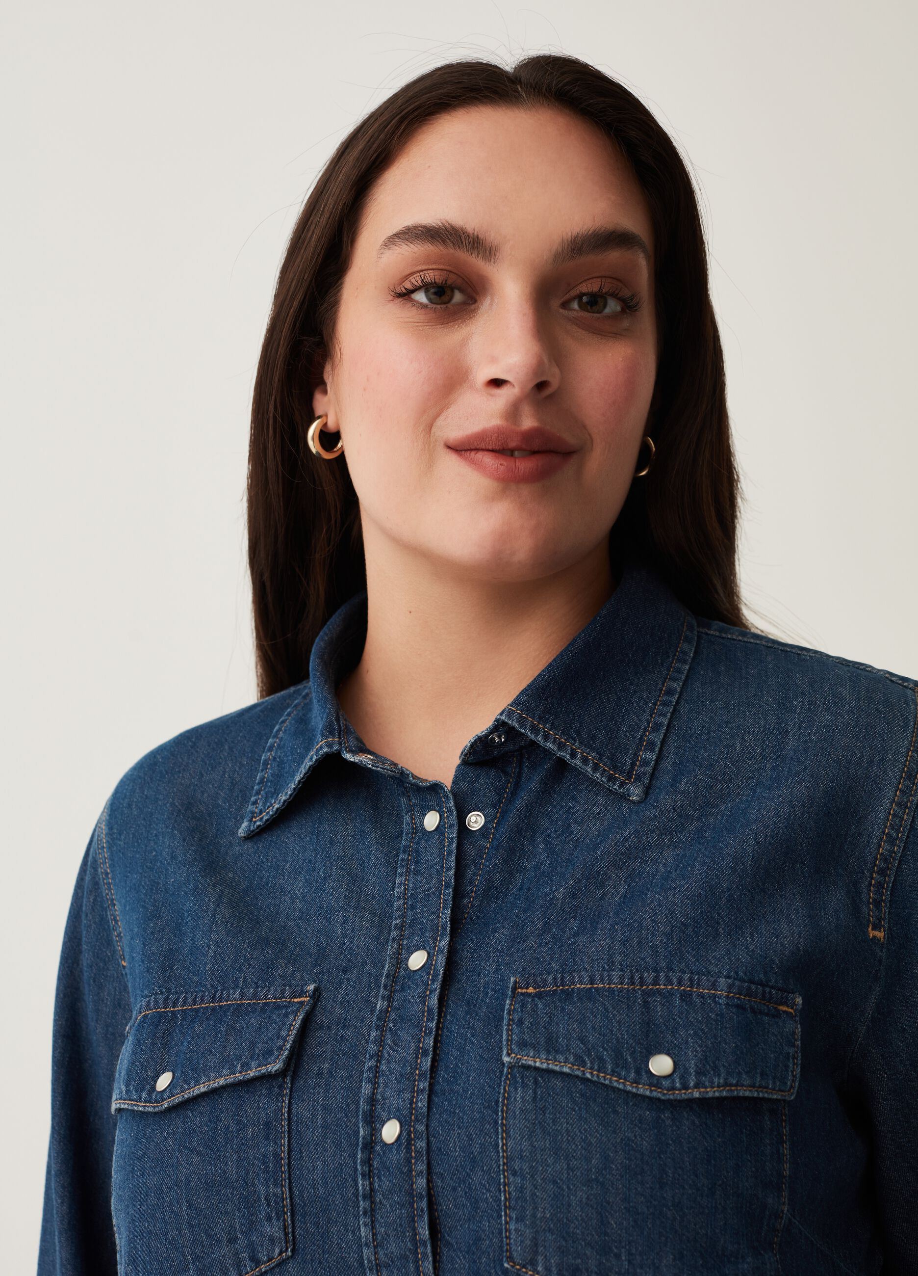 Camicia in denim con bottoni perlati Curvy_1