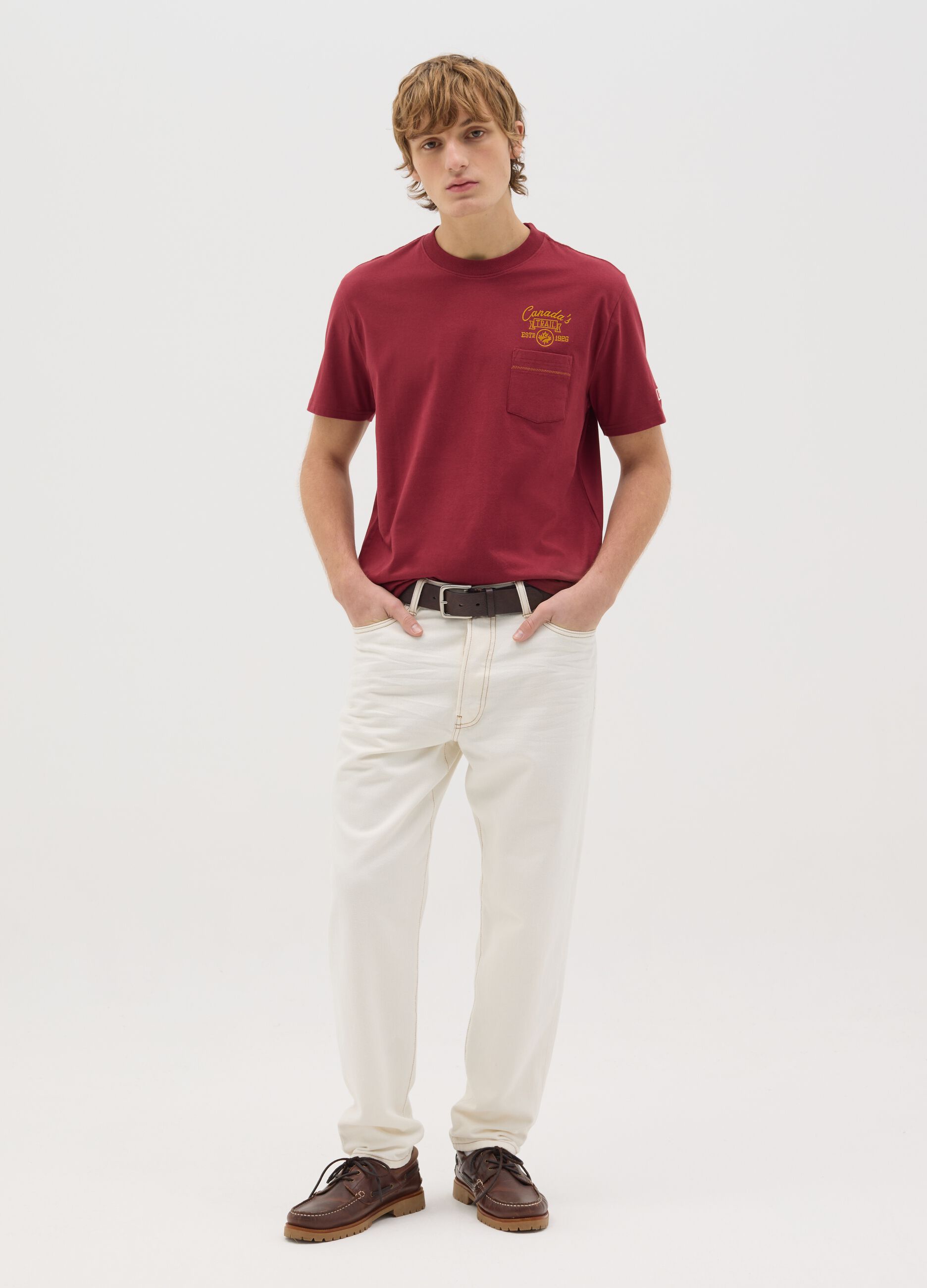 Canada's Trail red T-shirt with pocket and embroidery
