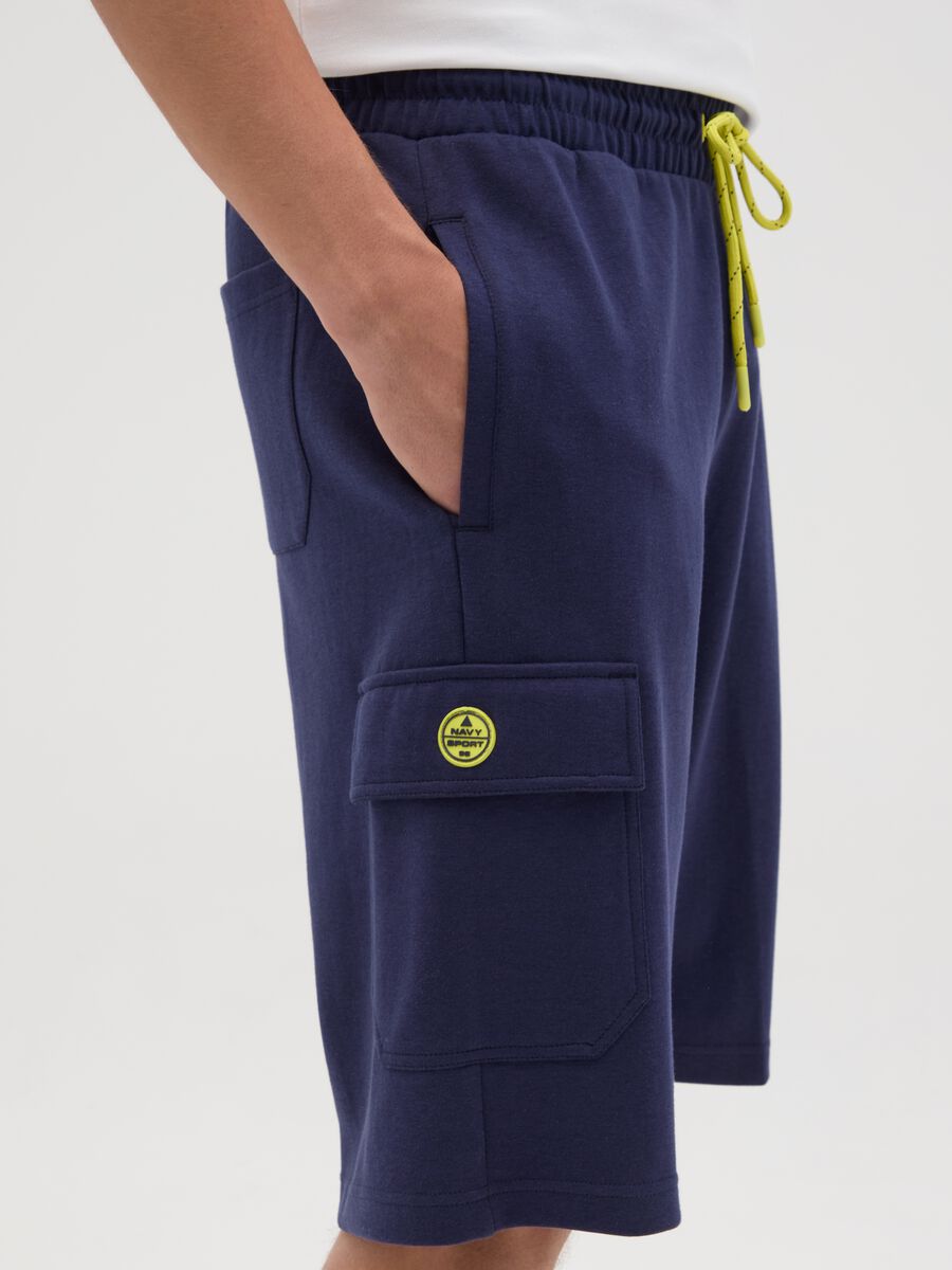 Blue cargo Bermuda joggers with logo_2