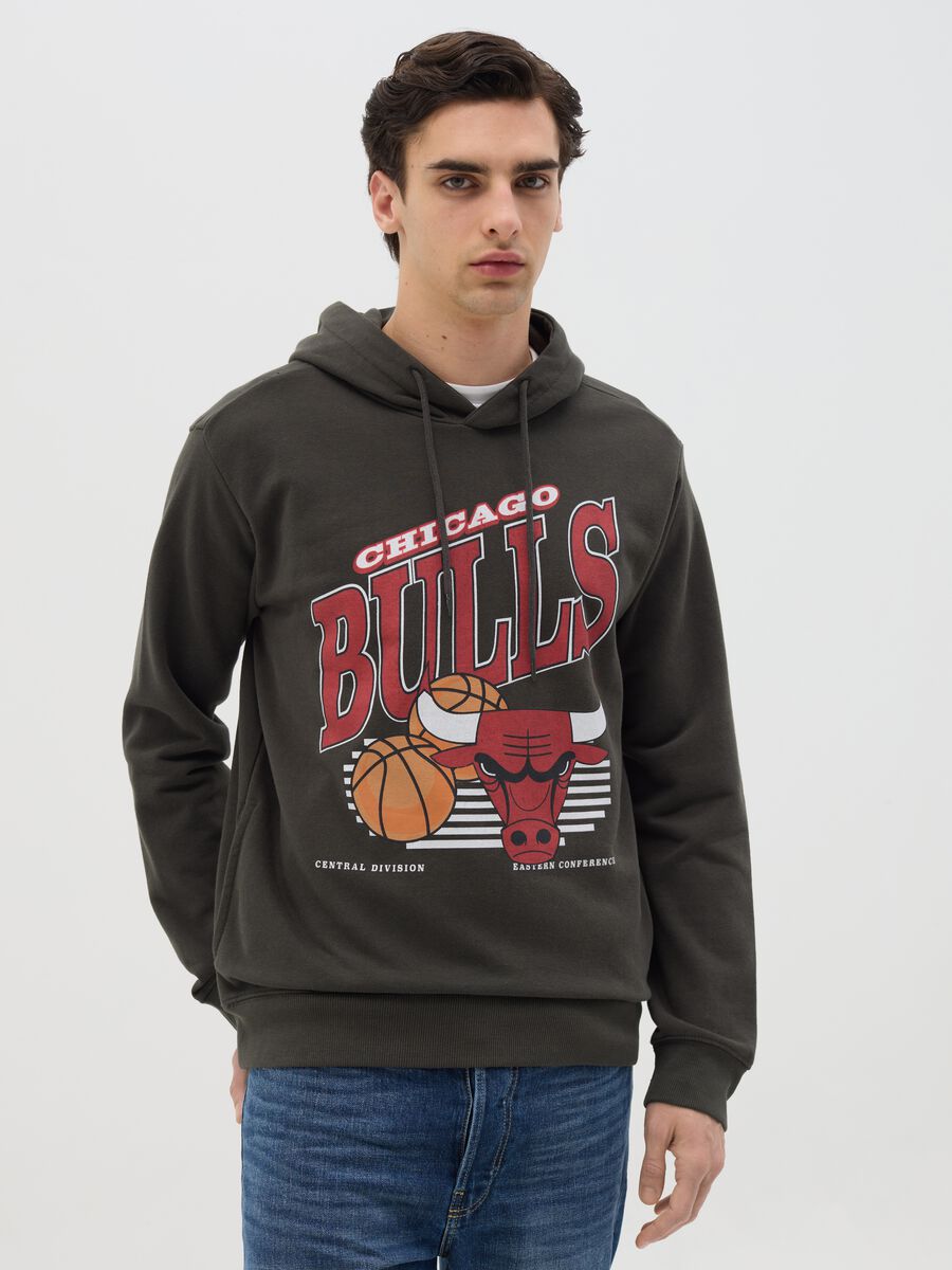 Grey NBA Chicago Bulls sweatshirt with hood_0