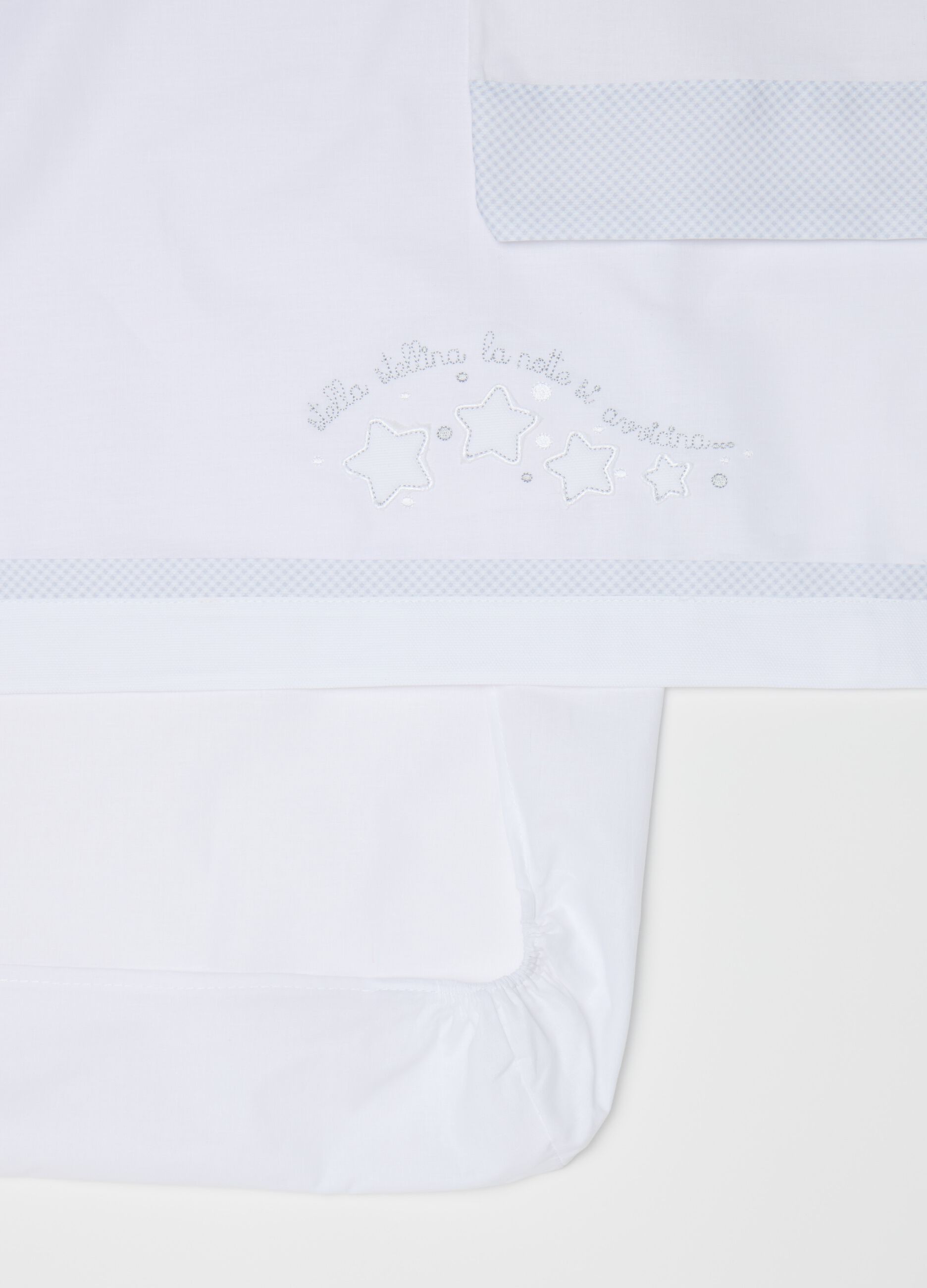 Three-piece cotton crib set with stars embroidery