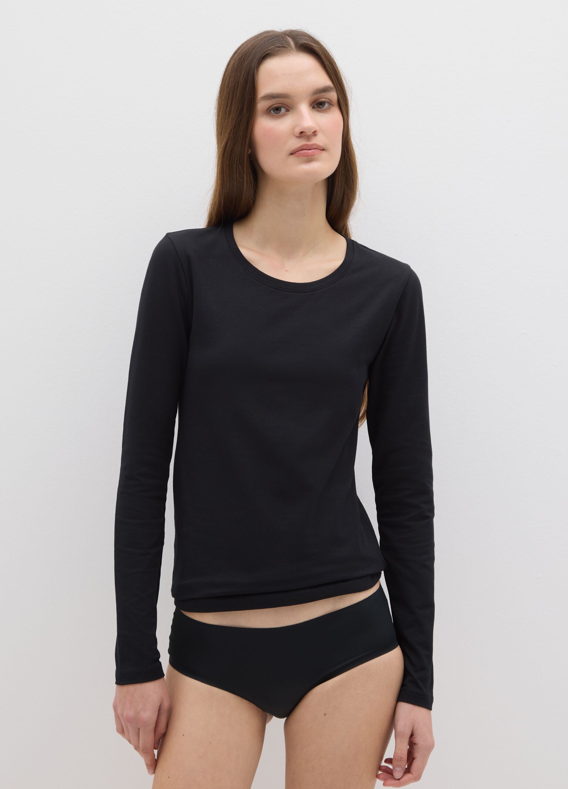 Black briefs in stretch fabric