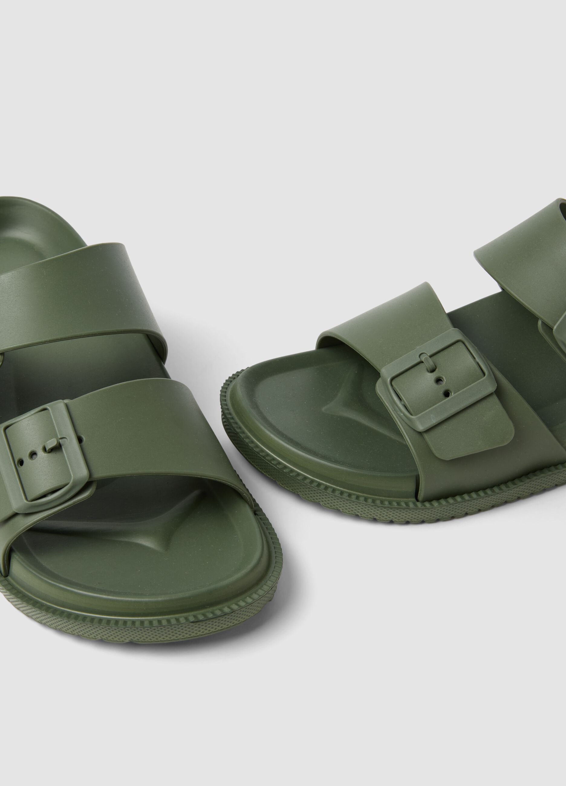 Green sandals with double strap and buckles