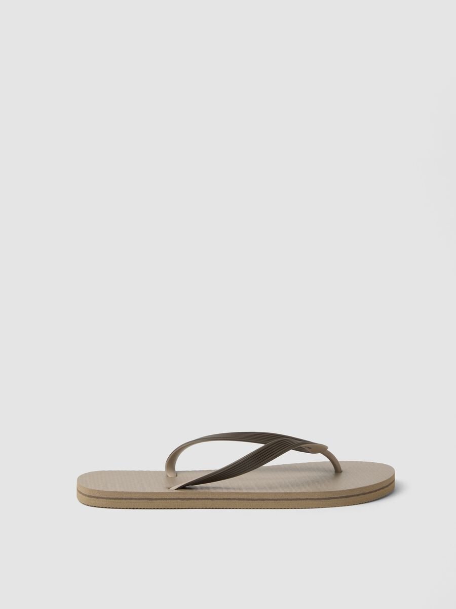 Beige beach flip-flops_0