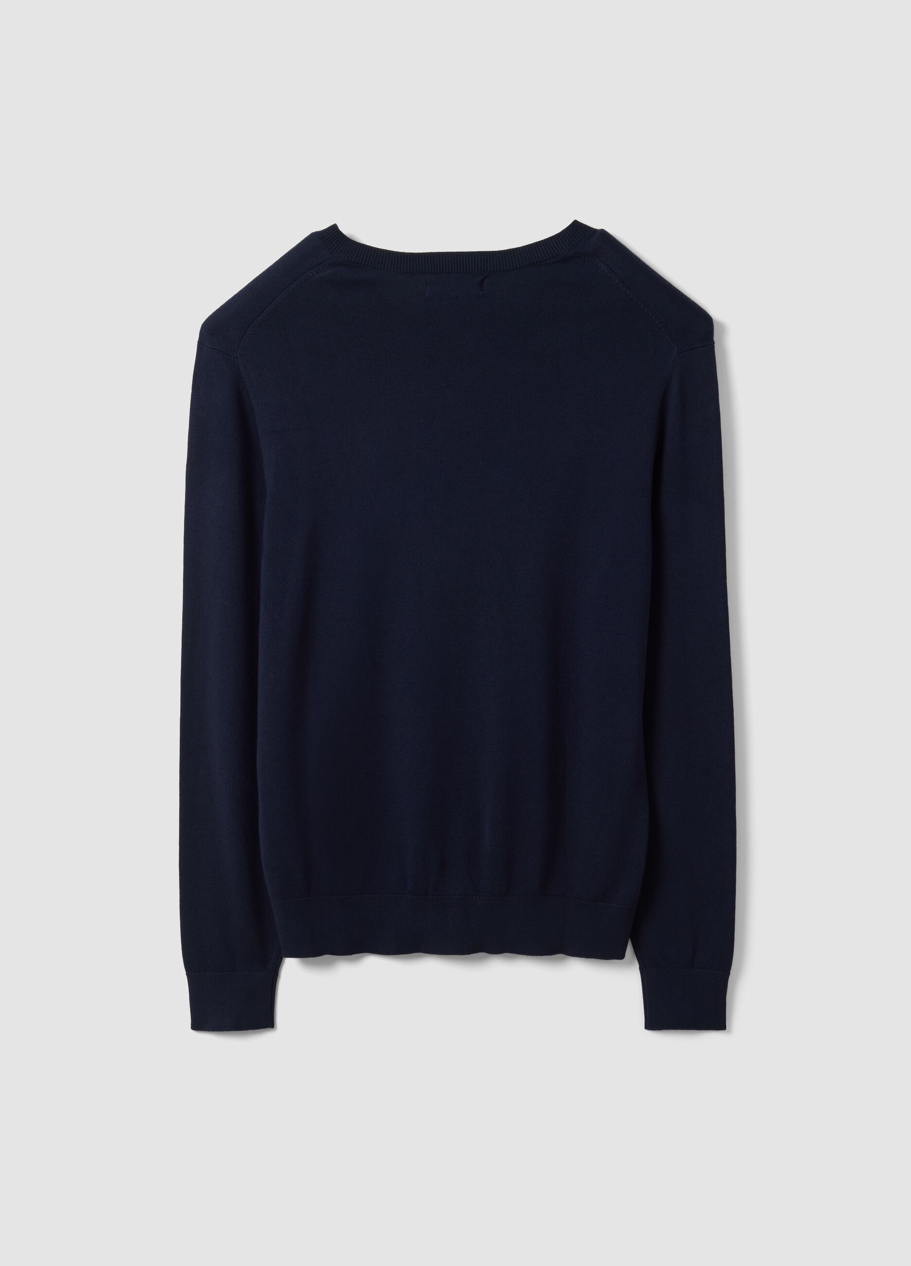 Maglia blu in misto viscosa con scollo a V regular fit