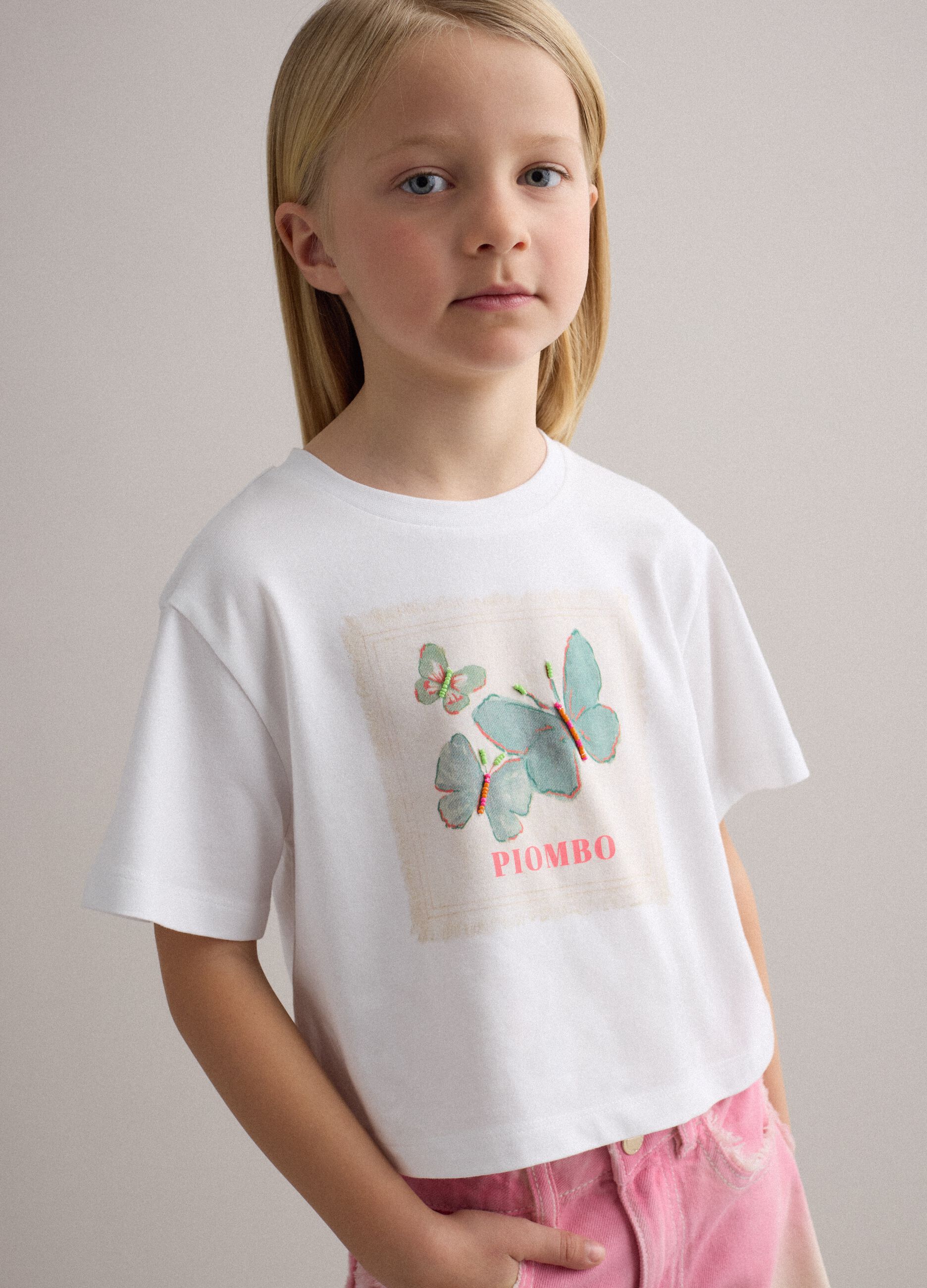 Girls&rsquo; white stretch cotton T-shirt with butterfly print