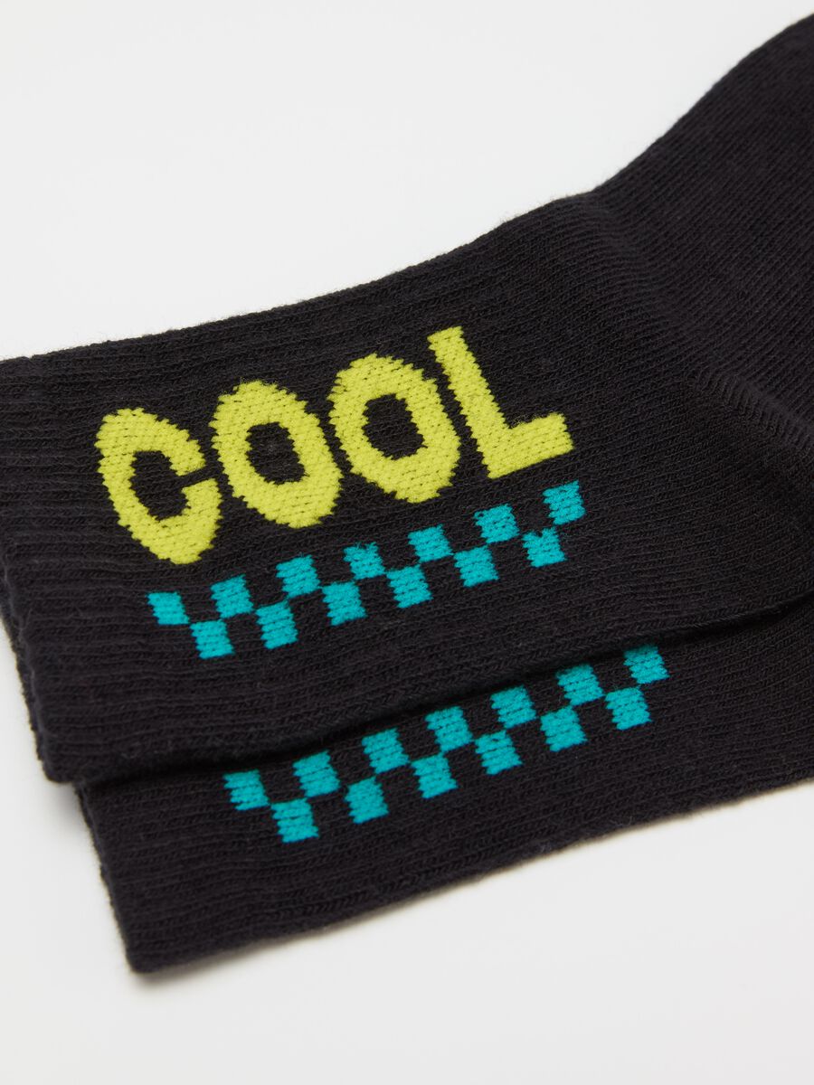 Three-pair pack tennis socks with okay design_1