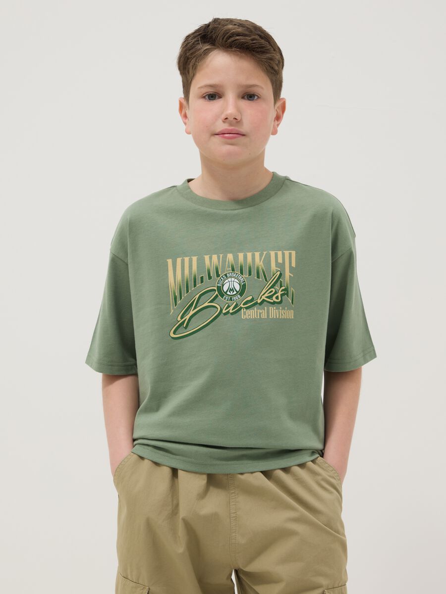 T-shirt in puro cotone verde da bambino oversize fit Milwaukee Bucks_0