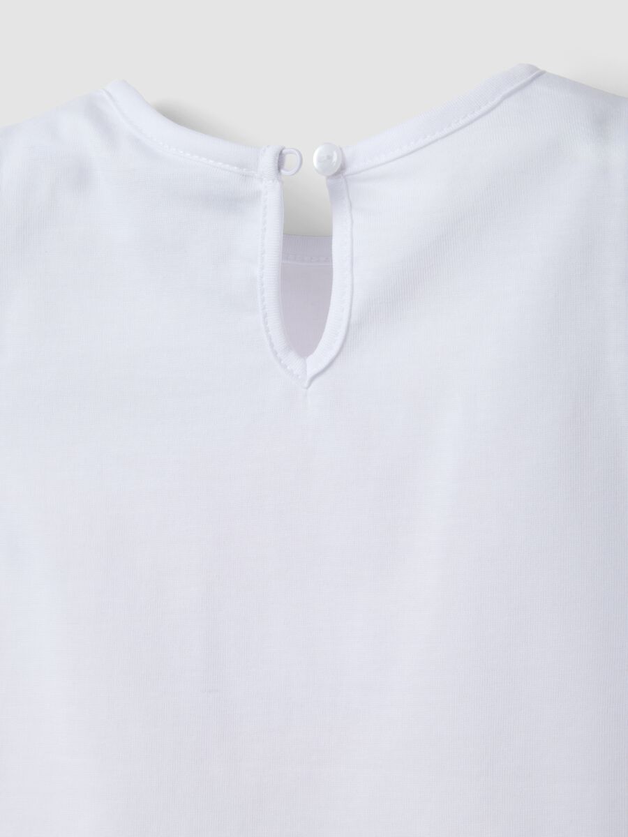 White organic cotton girls&rsquo; tank top with print and ruffles_3