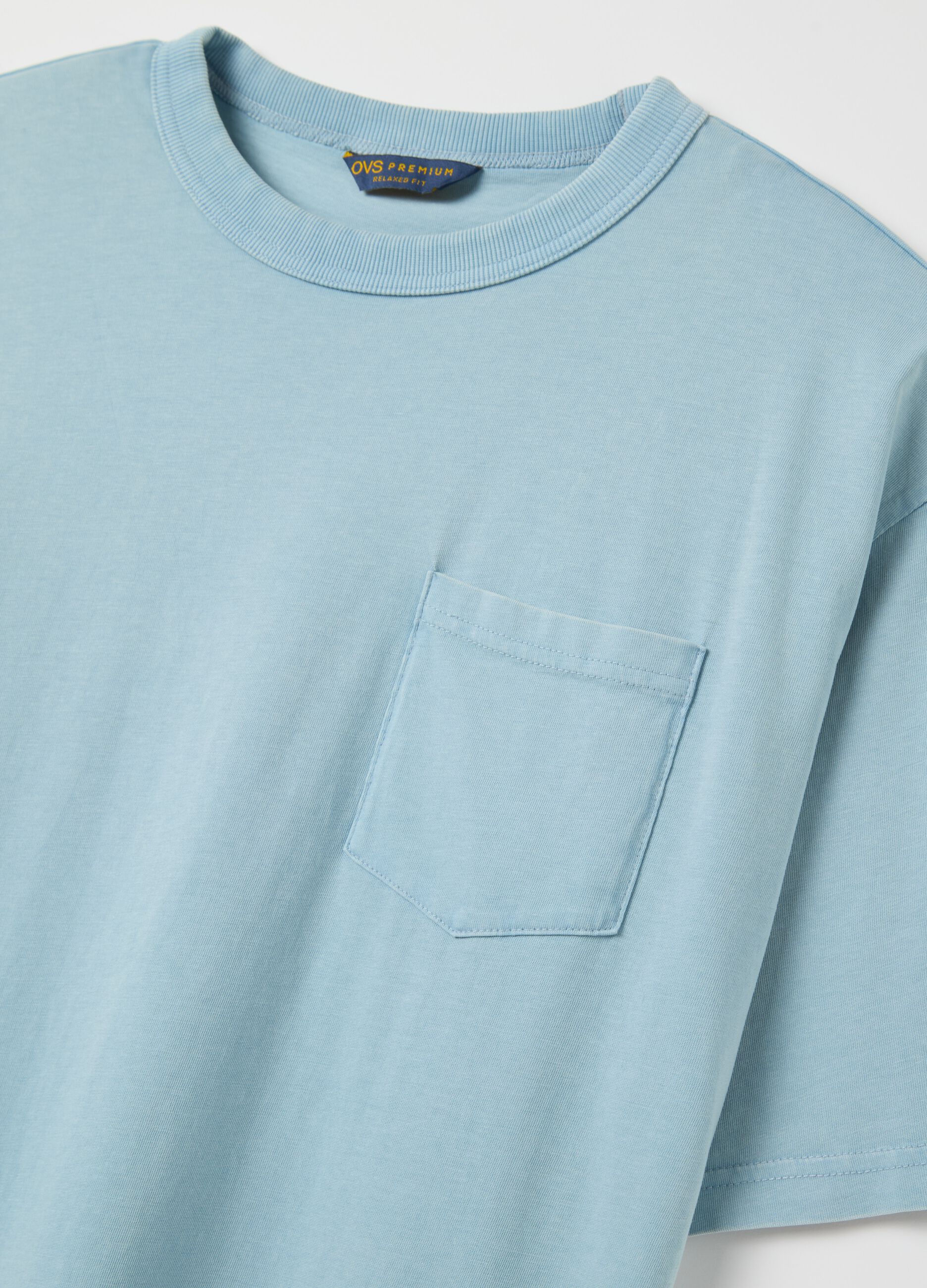 T-shirt relaxed fit in cotone con tasca 