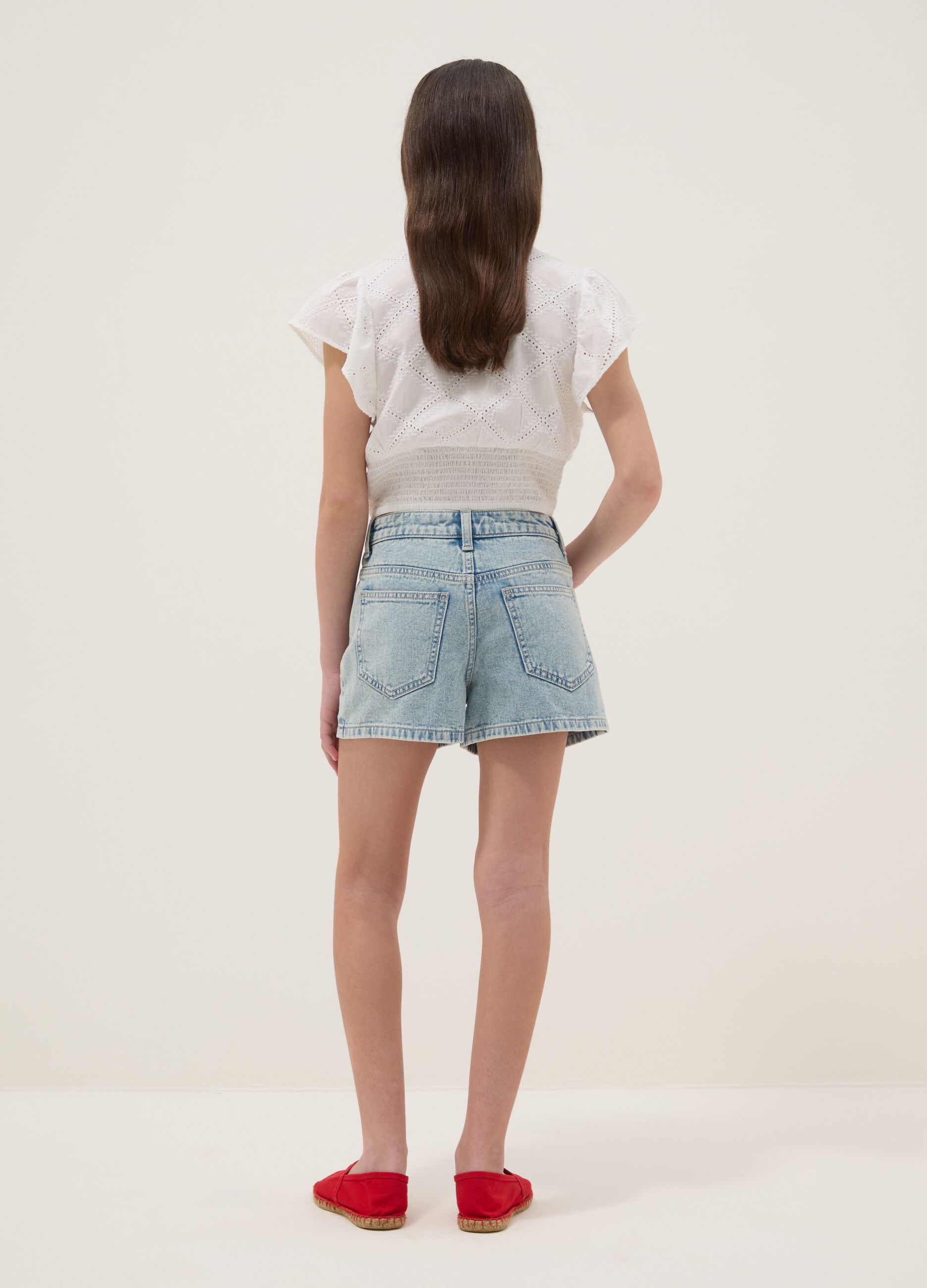 Girls&rsquo; light blue pure cotton denim shorts, regular fit with embroidery