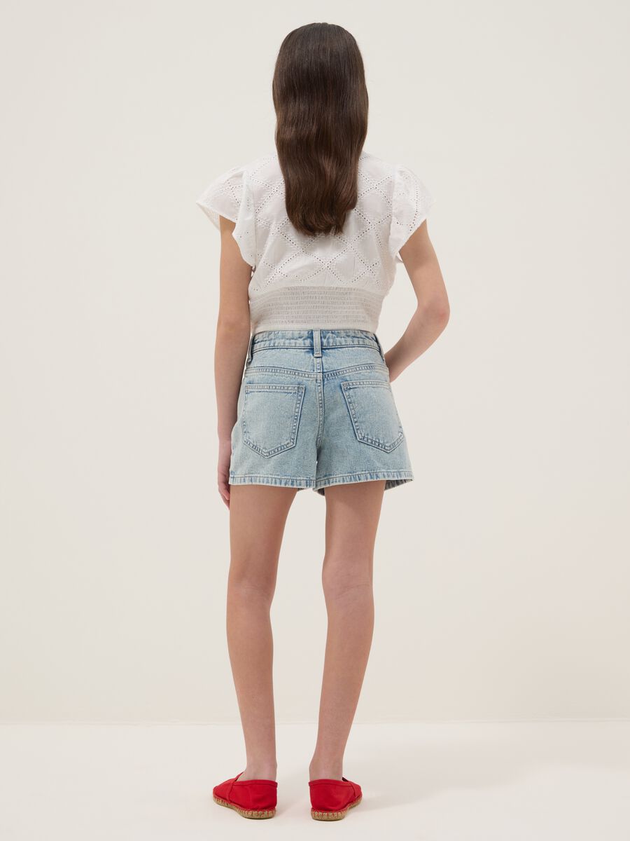 Shorts denim azzurri in puro cotone da ragazza regular fit con ricami_1