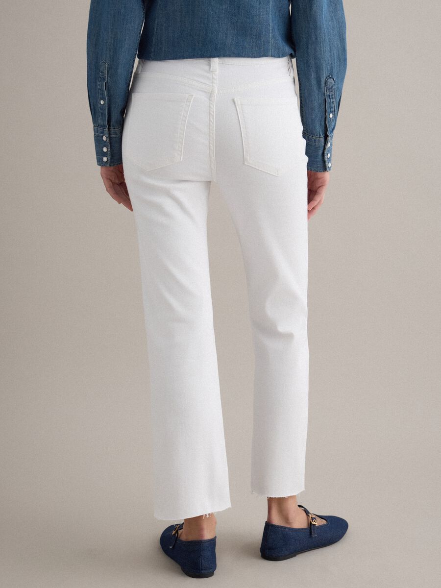Jeans flare in cotone elasticizzato bianco_2