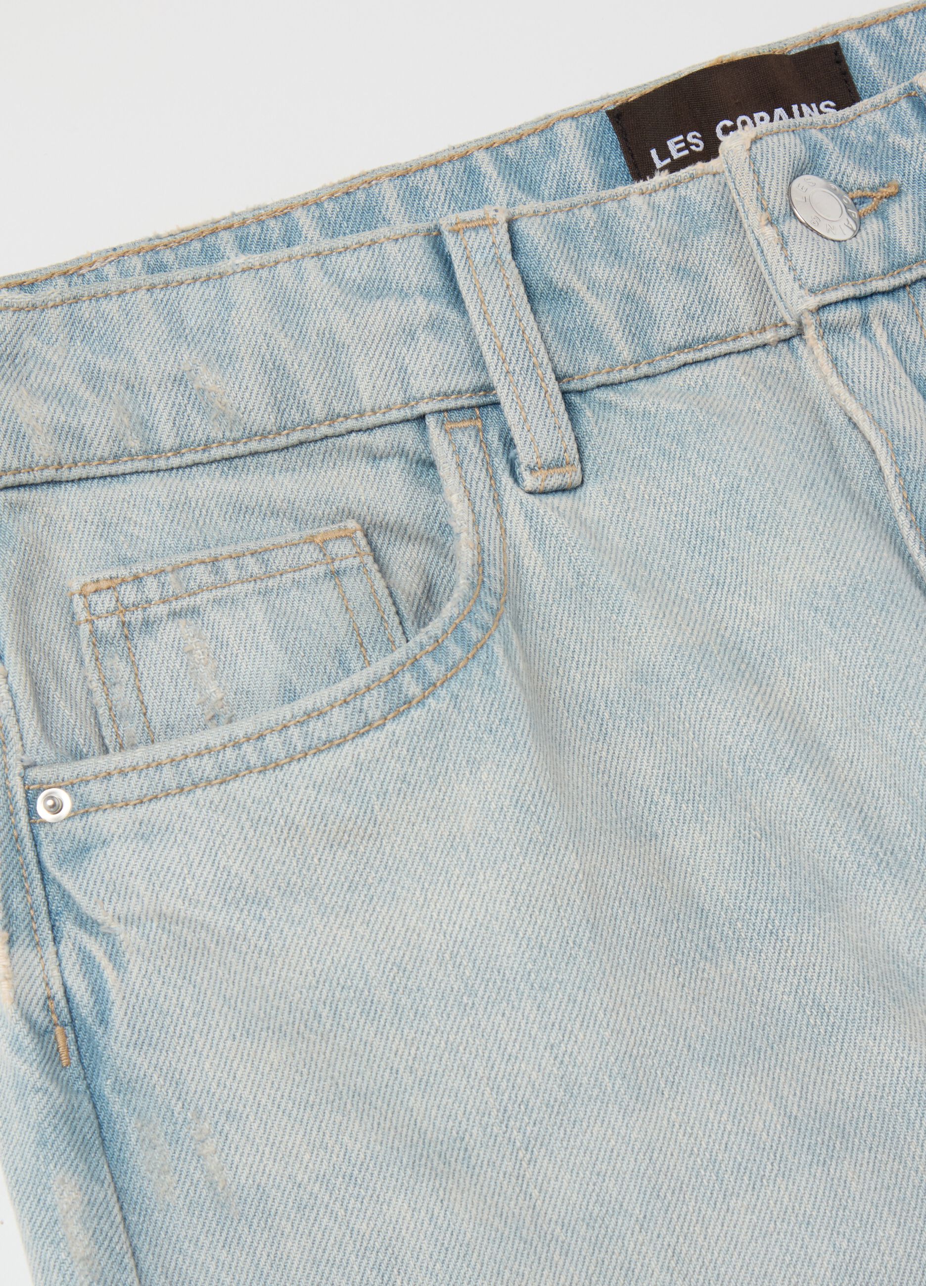 Wide-leg mid-rise jeans
