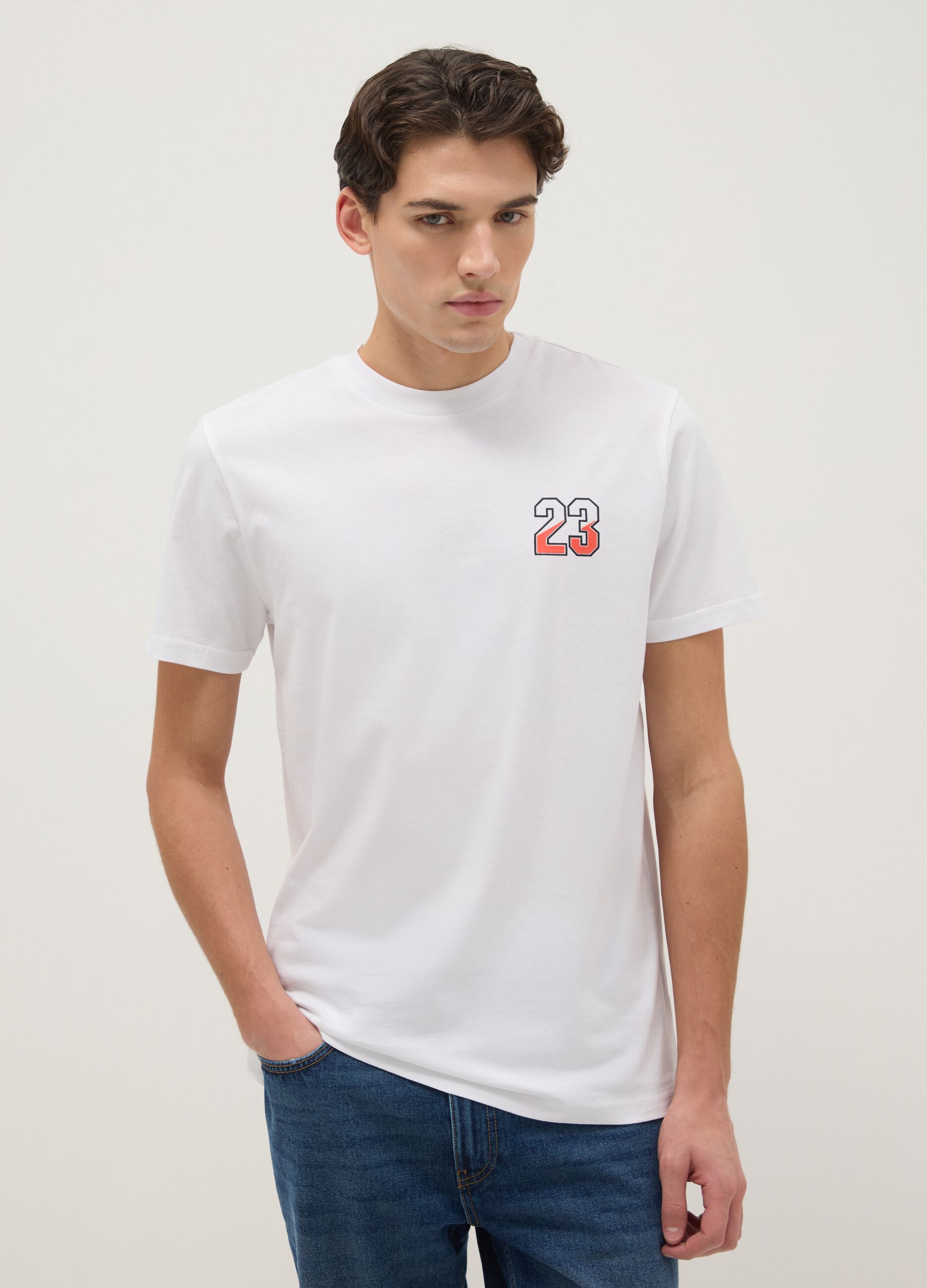 White pure cotton regular fit T-shirt with graphic