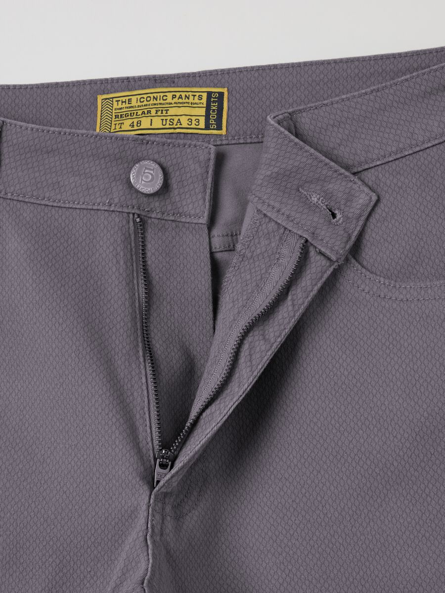 Regular-fit chino trousers with micro pattern_5