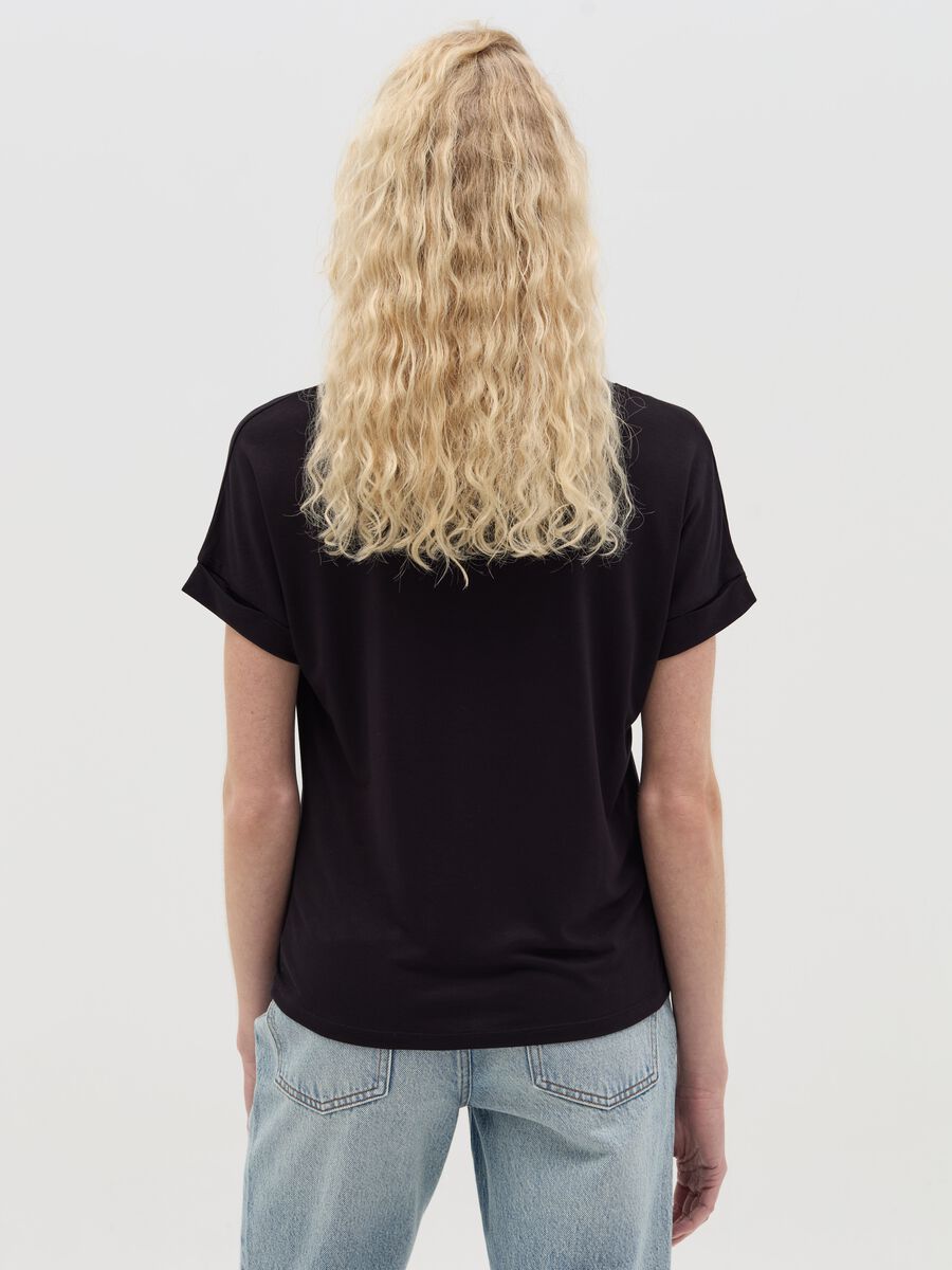 Black T-shirt with kimono sleeves_3