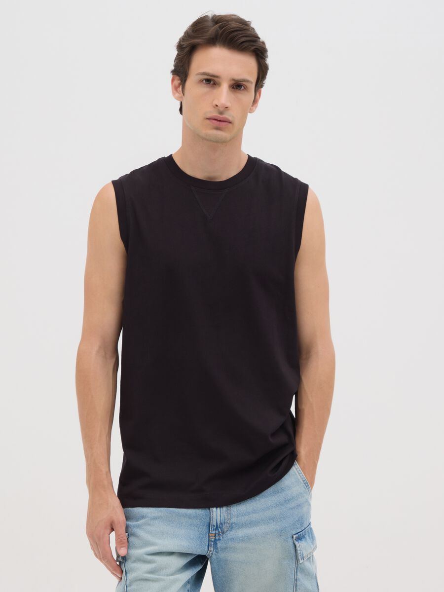 Men's oversized black cotton vest with regular fit_0