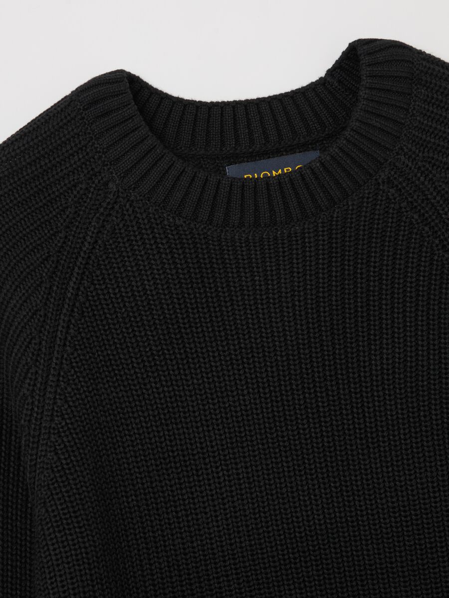 Knit pullover with raglan sleeves_5