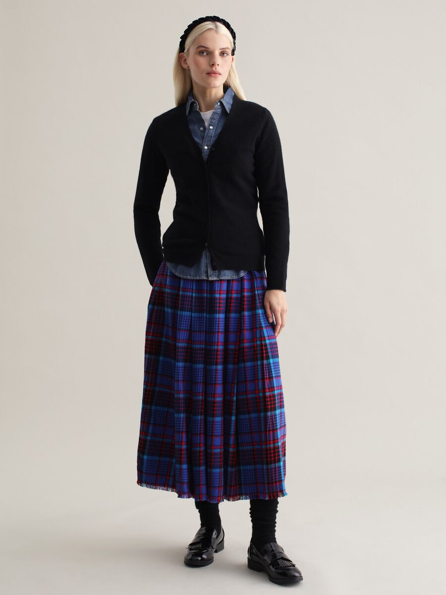 Cardigan in cashmere with V neck_1