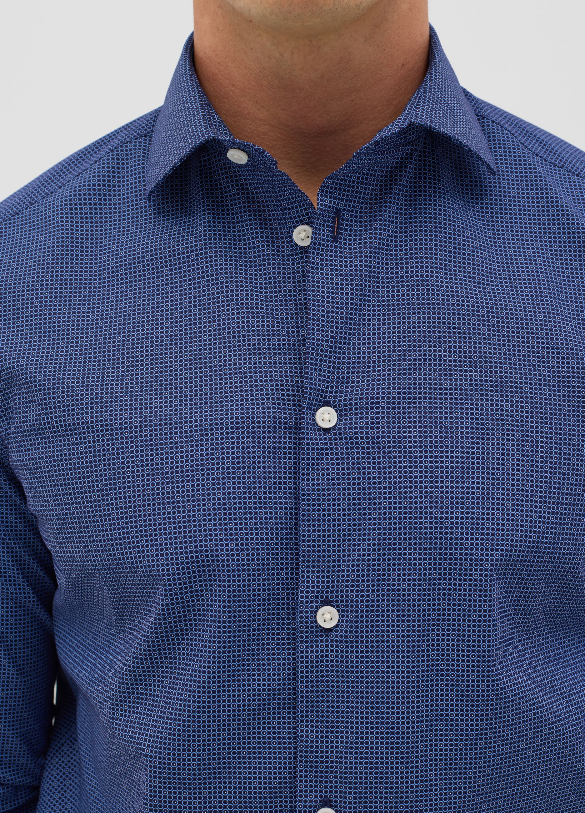 Slim-fit shirt with micro geometric pattern