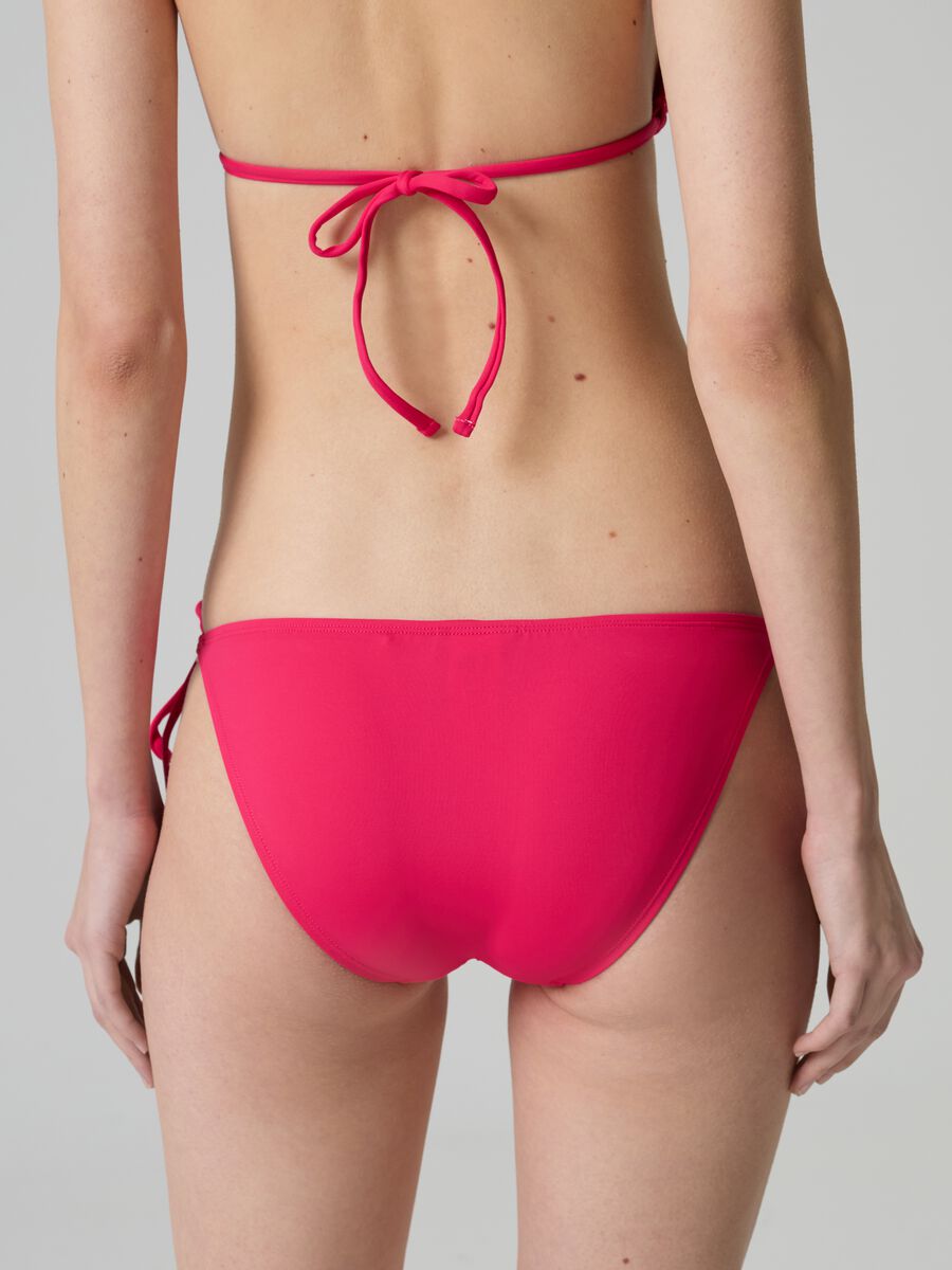 Slip bikini con laccetti sottili_2