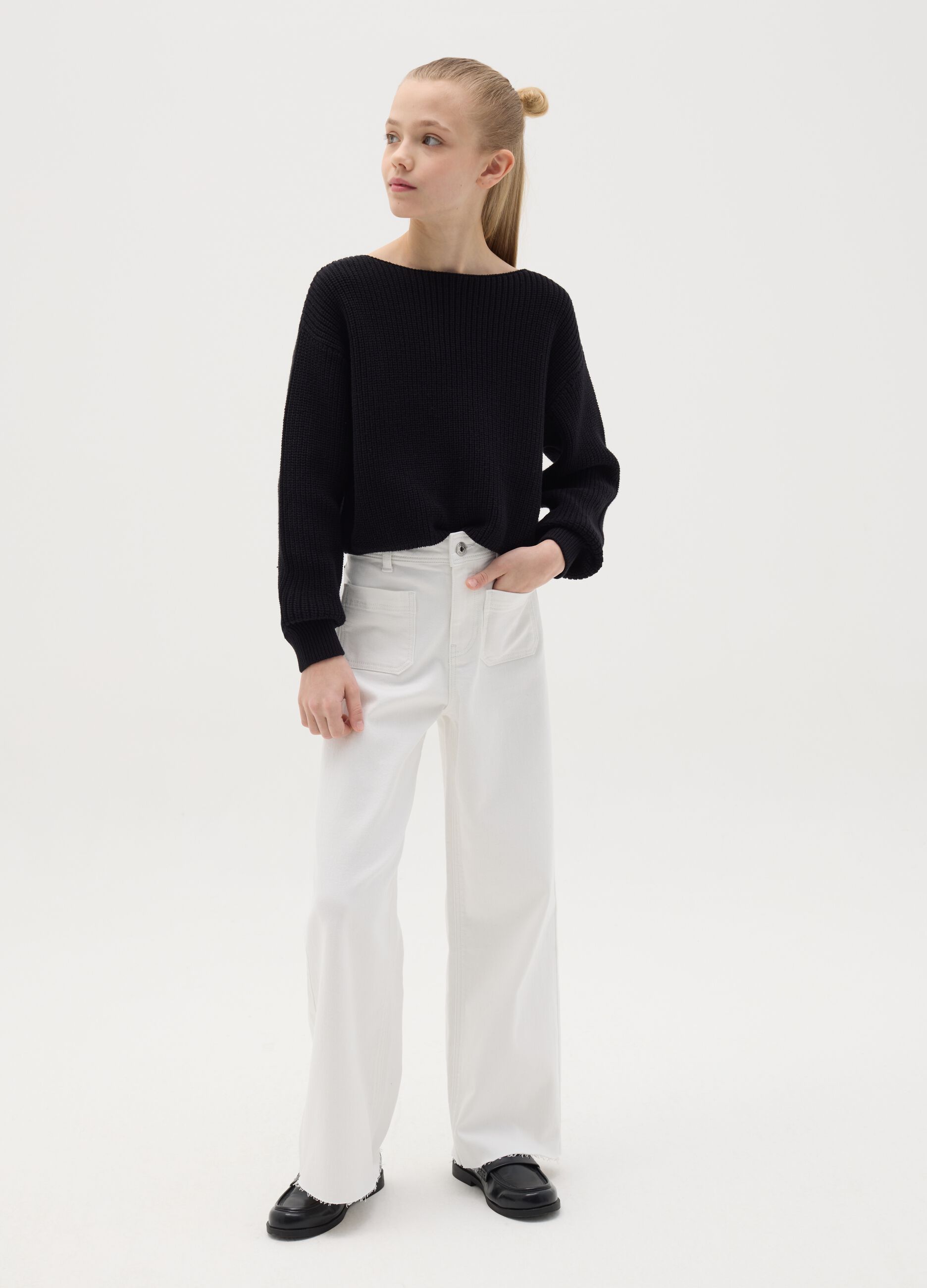 Wide-leg trousers with pockets
