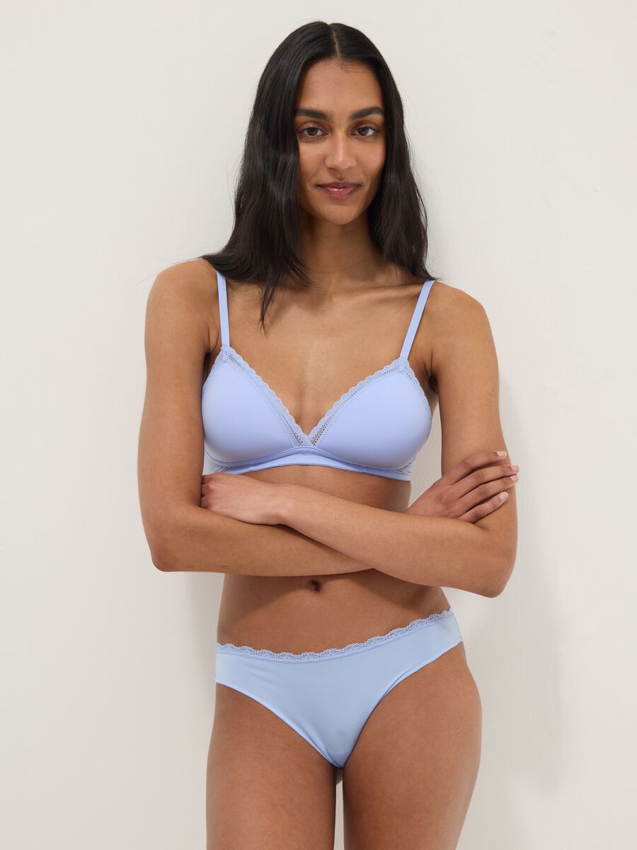 Reggiseno a triangolo azzurro con dettaglio in pizzo_1
