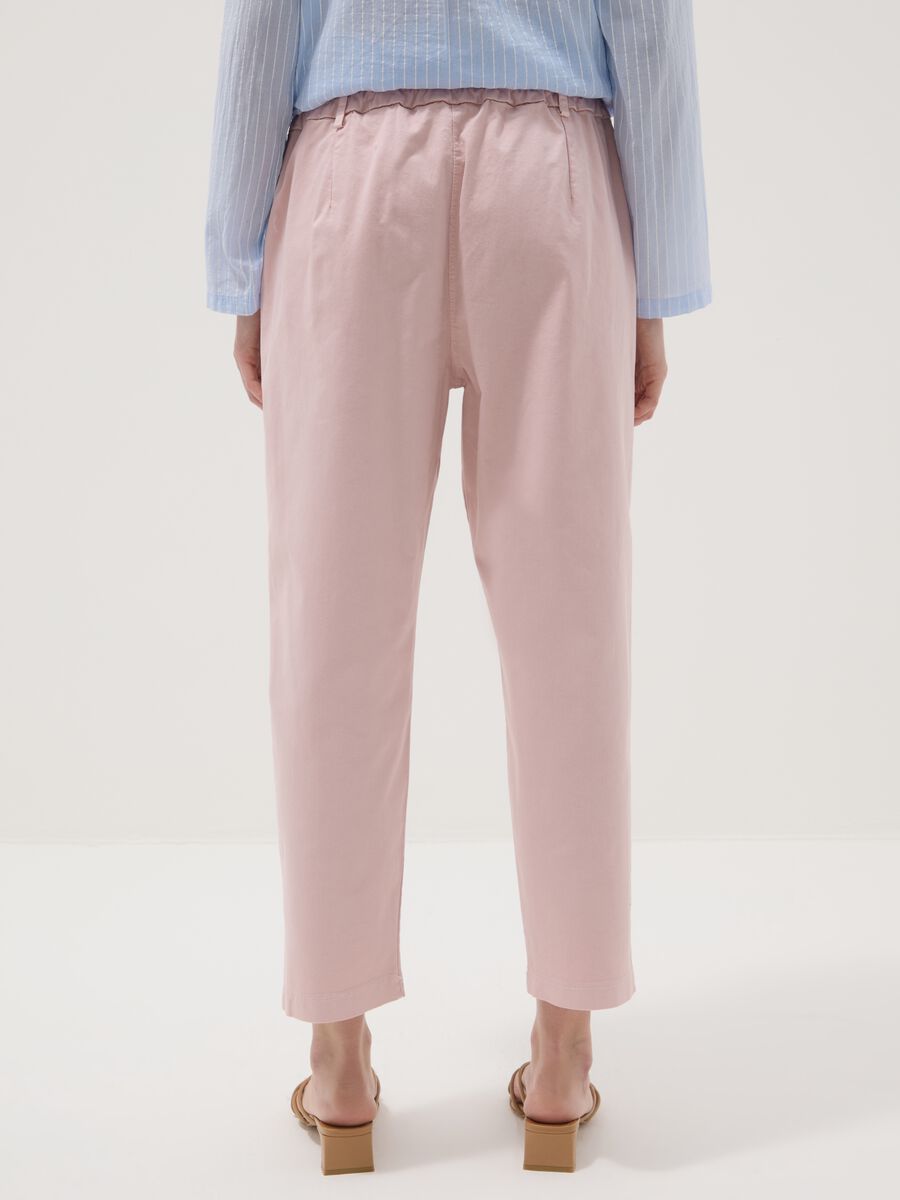 Pink regular-fit stretch cotton trousers_2
