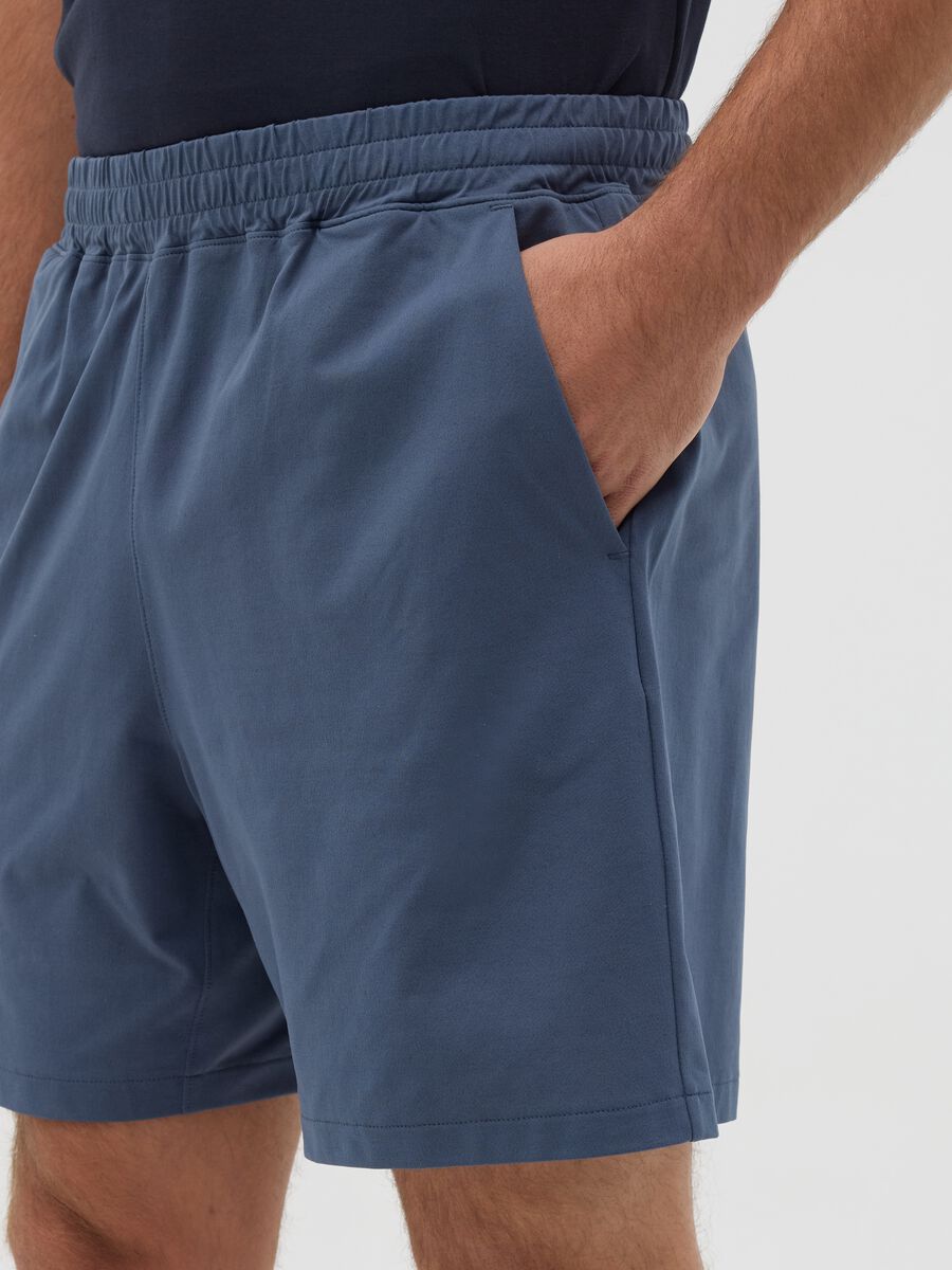 Blue Bermuda joggers in stretch fabric_3