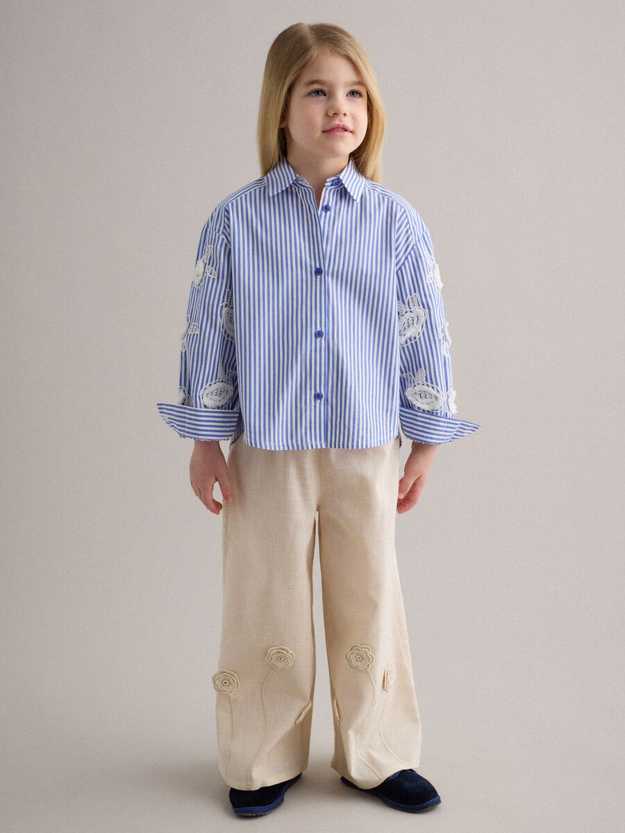 Girl's wide leg beige cotton trousers with floral embroidery_0