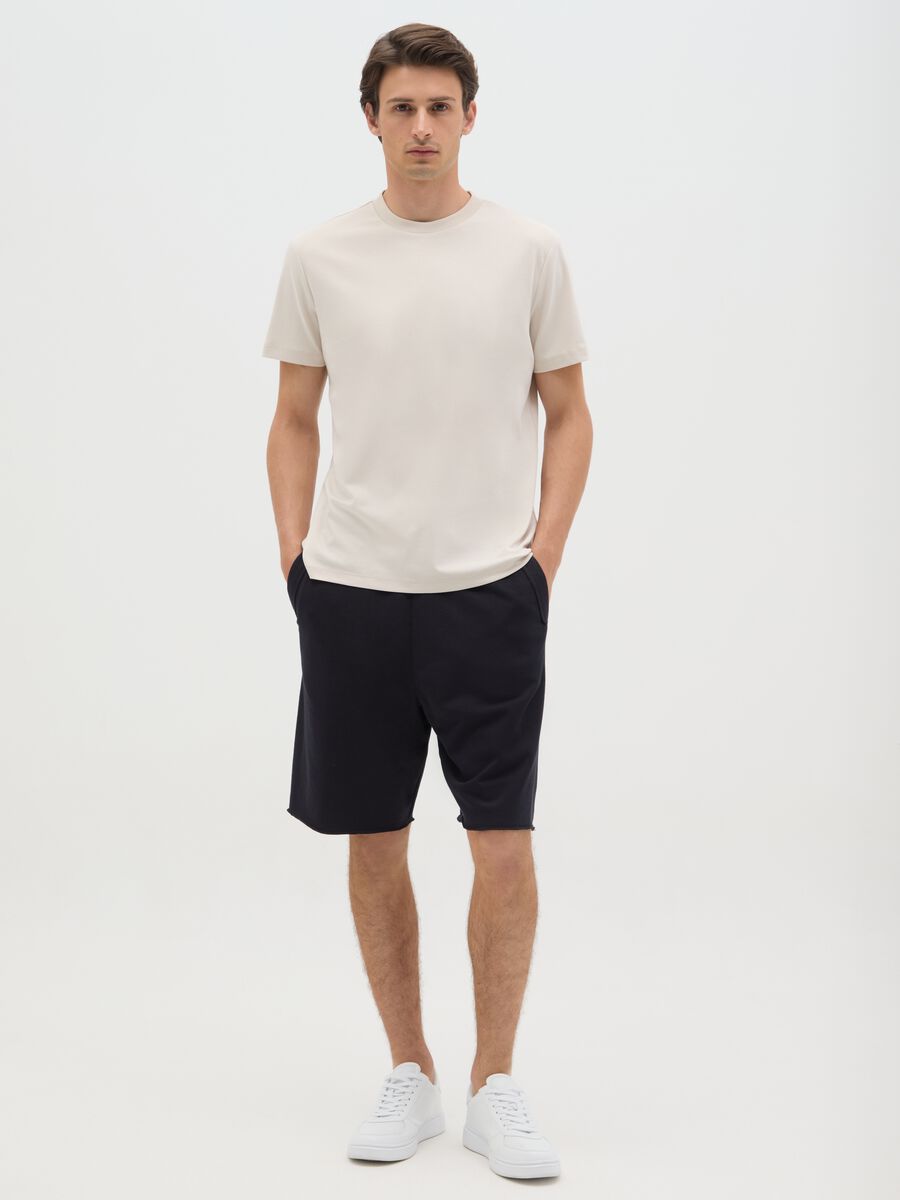 Men's regular fit adjustable black stretch cotton shorts_0