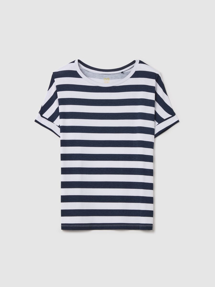 Blue and white striped T-shirt with short sleeves_4