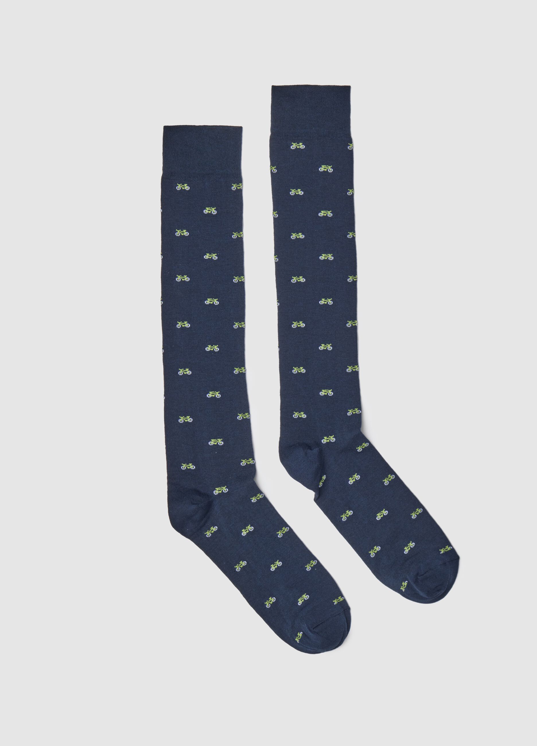 Long stretch viscose socks with design