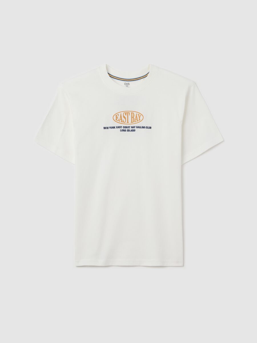 White cotton T-shirt with "East Bay" embroidery_3